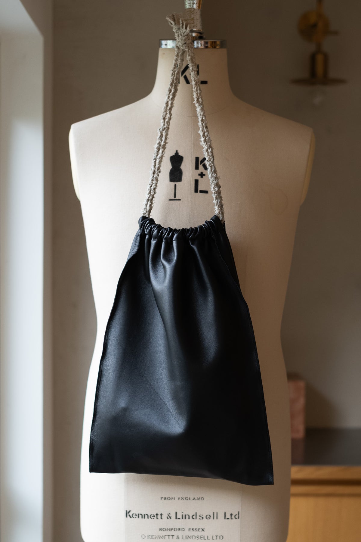 CCGS12UNI A 〈LAMB SKIN BAG LARGE〉 | cliché