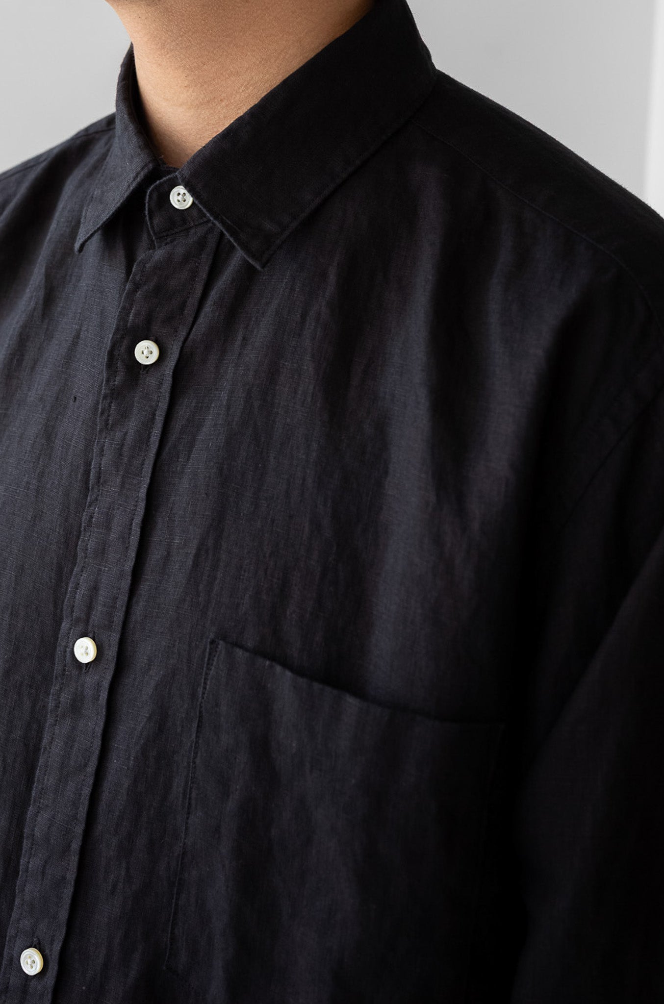 Essential Linen Shirt 〔NOIR〕