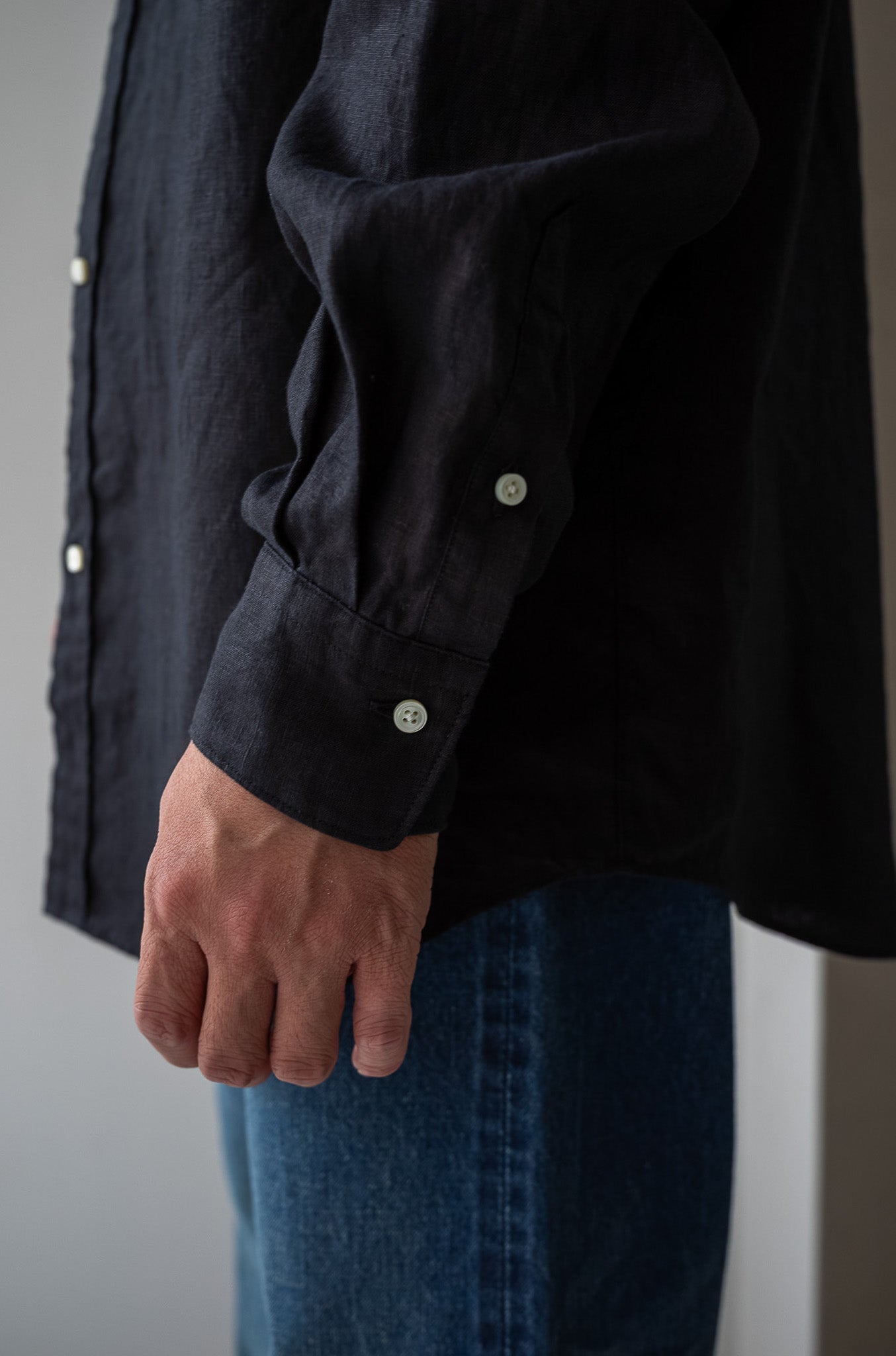 Essential Linen Shirt 〔NOIR〕