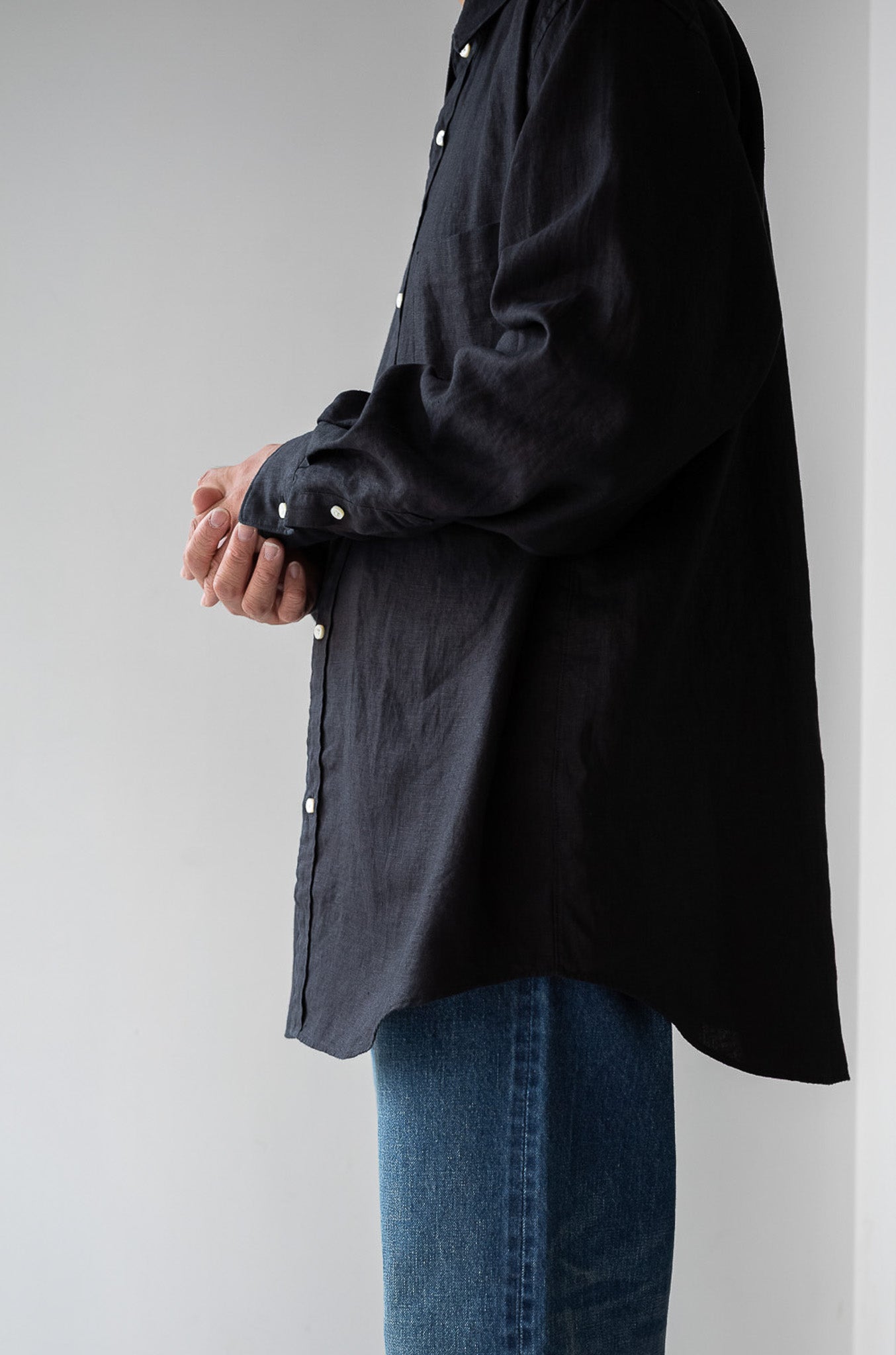 Essential Linen Shirt 〔NOIR〕