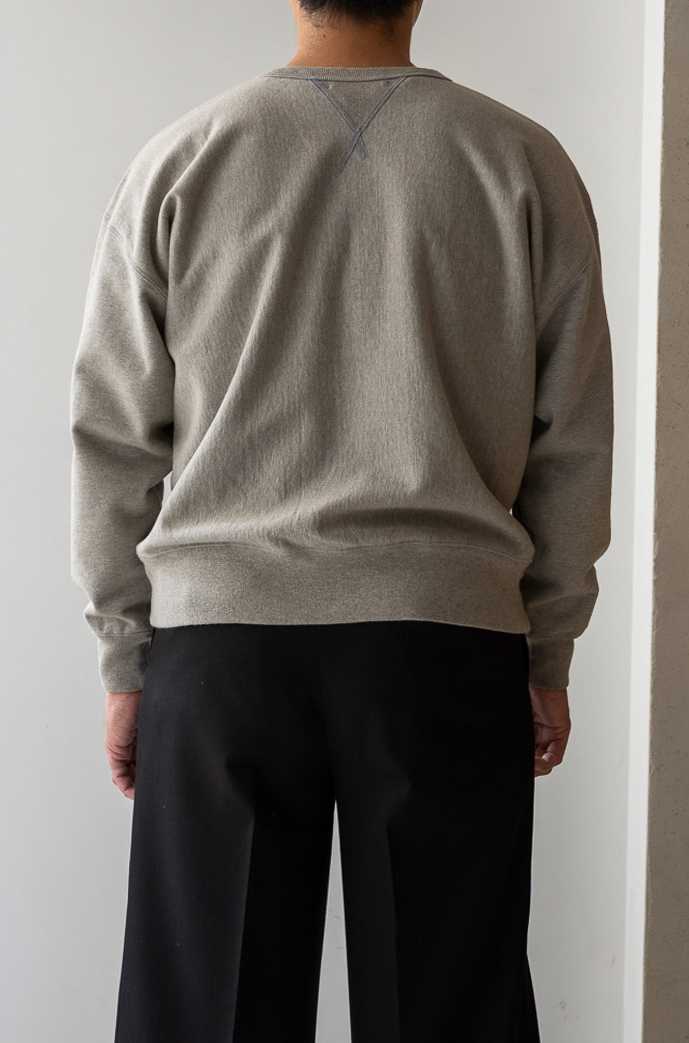 Essential Sweat Pullover 〔DIRTY L/GRAY〕