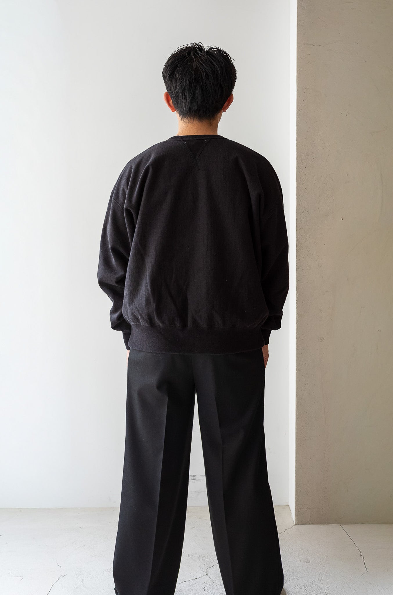 Essential Sweat Pullover 〔FADED BLACK〕