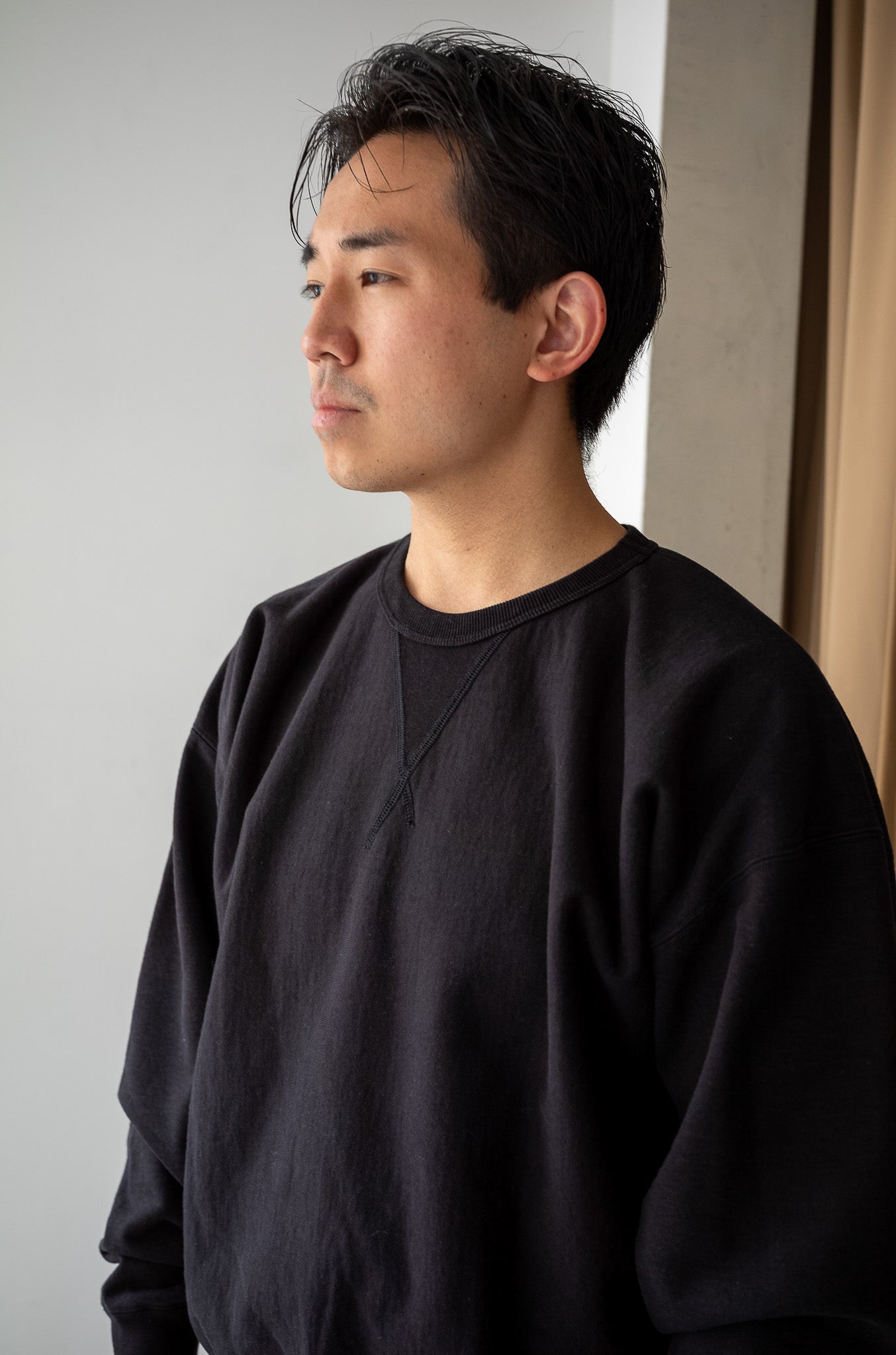Essential Sweat Pullover 〔FADED BLACK〕