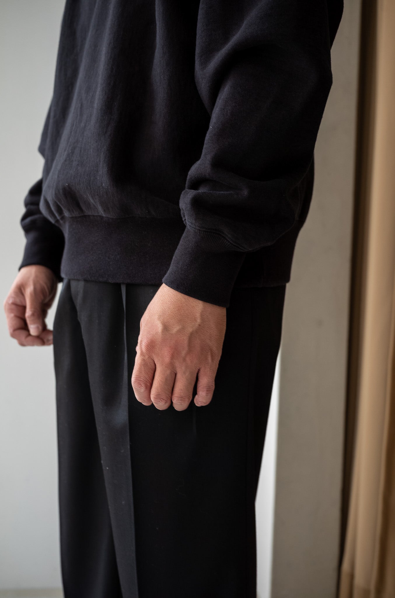 Essential Sweat Pullover 〔FADED BLACK〕