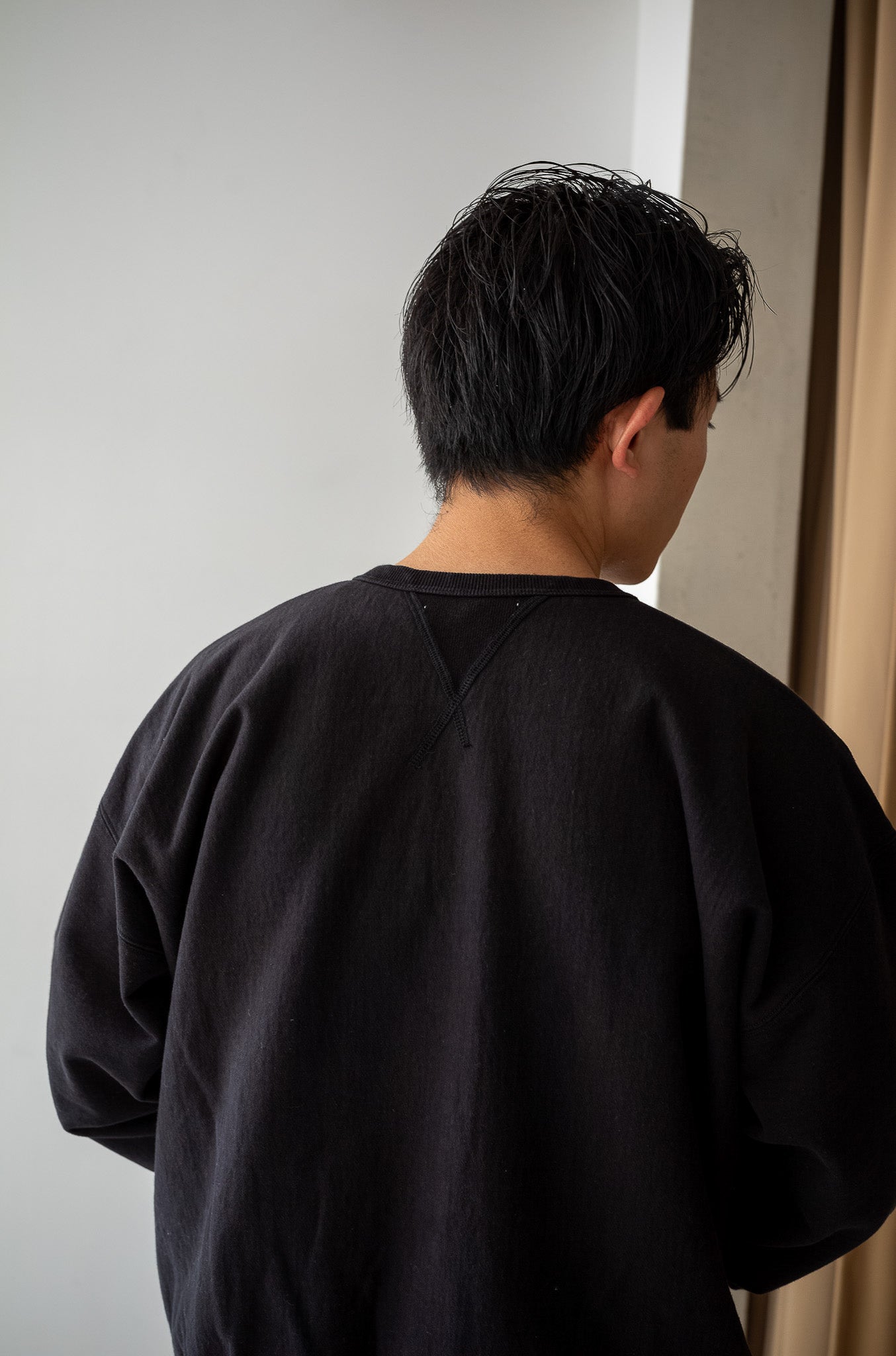 Essential Sweat Pullover 〔FADED BLACK〕