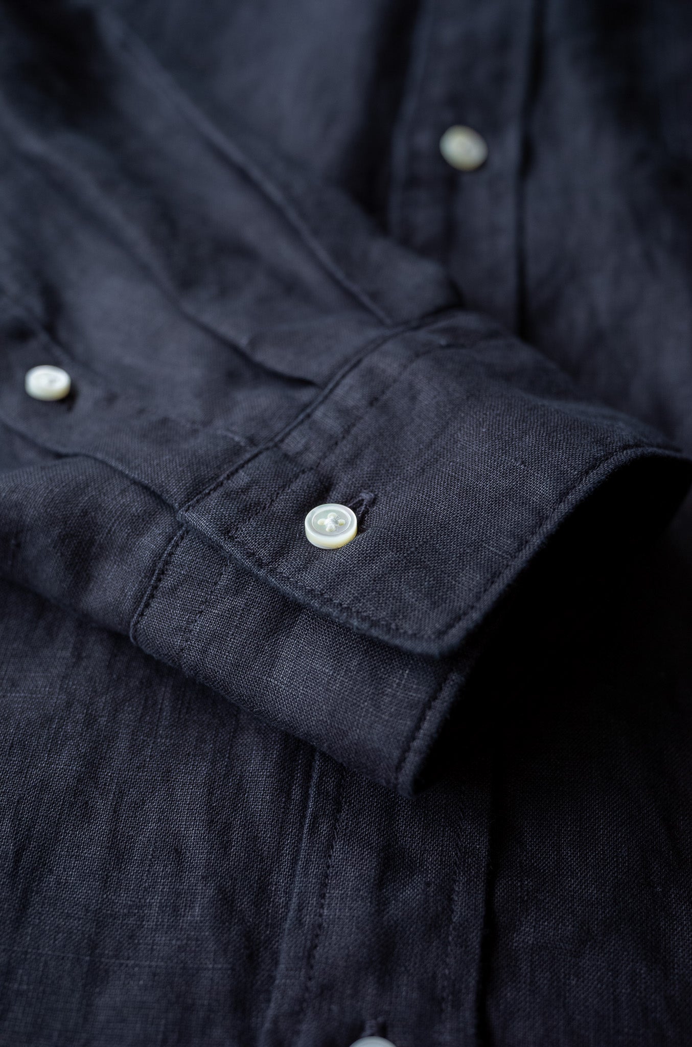 Essential Linen Shirt 〔NOIR〕