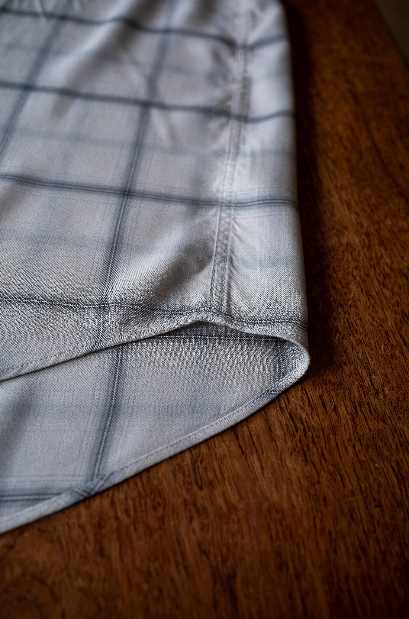 Lazy Luxe Rayon Shirt – Rayon Plaid 〔STONE GRAY〕