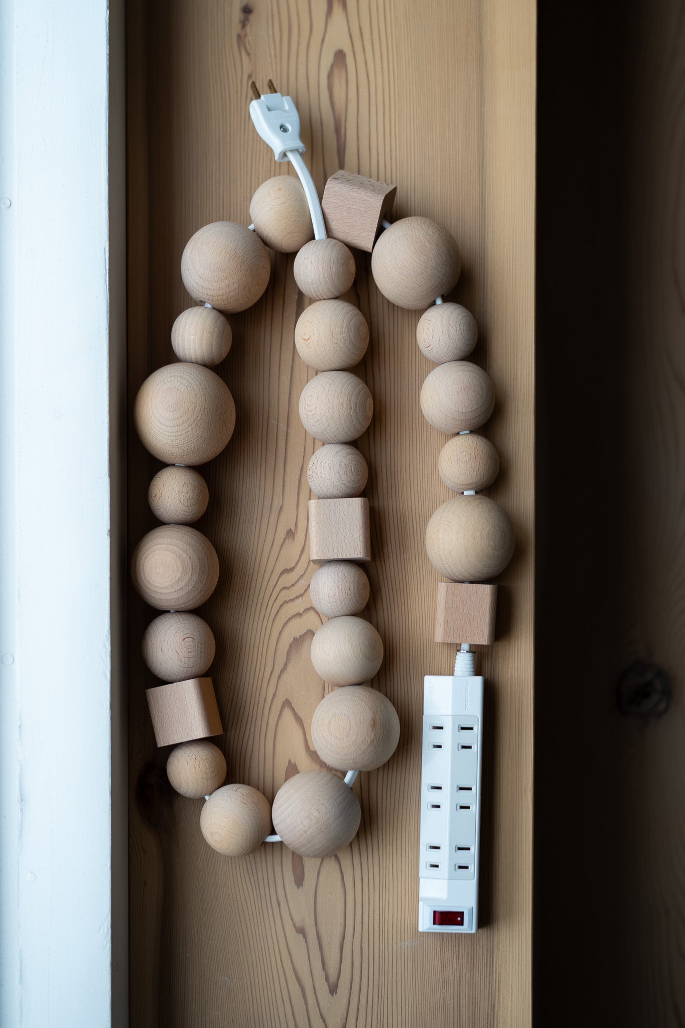 CABLE JEWERLY MULTIPLUG -WOODEN ELEMENTS- | cliché