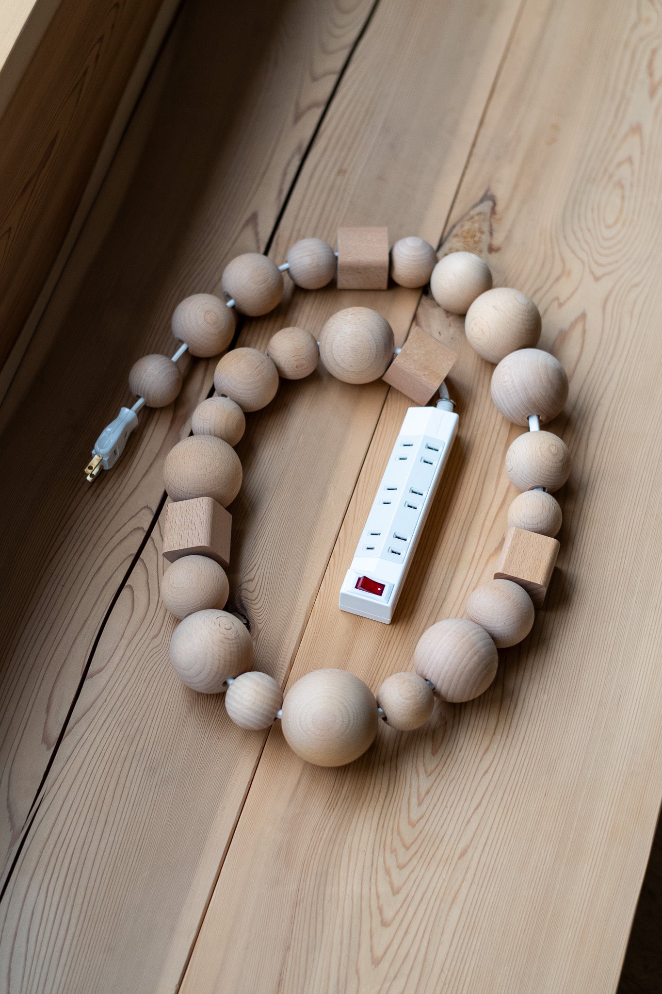 CABLE JEWERLY MULTIPLUG -WOODEN ELEMENTS- | cliché