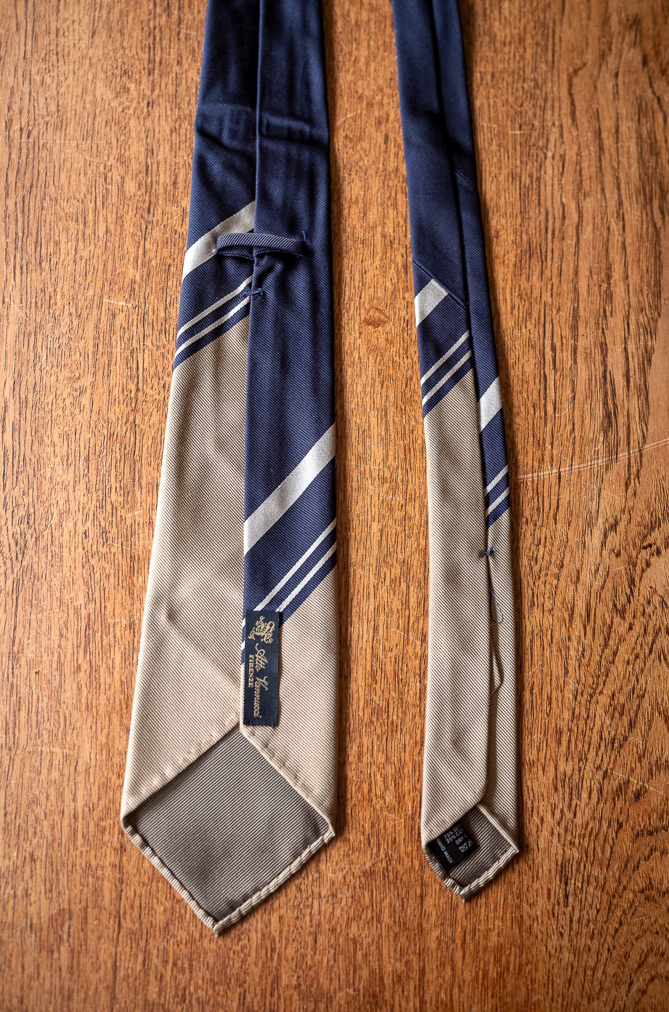 MOD 7 / PANEL BORDER SETTE PIEGHE TIE 〔NAVY × BEIGE〕