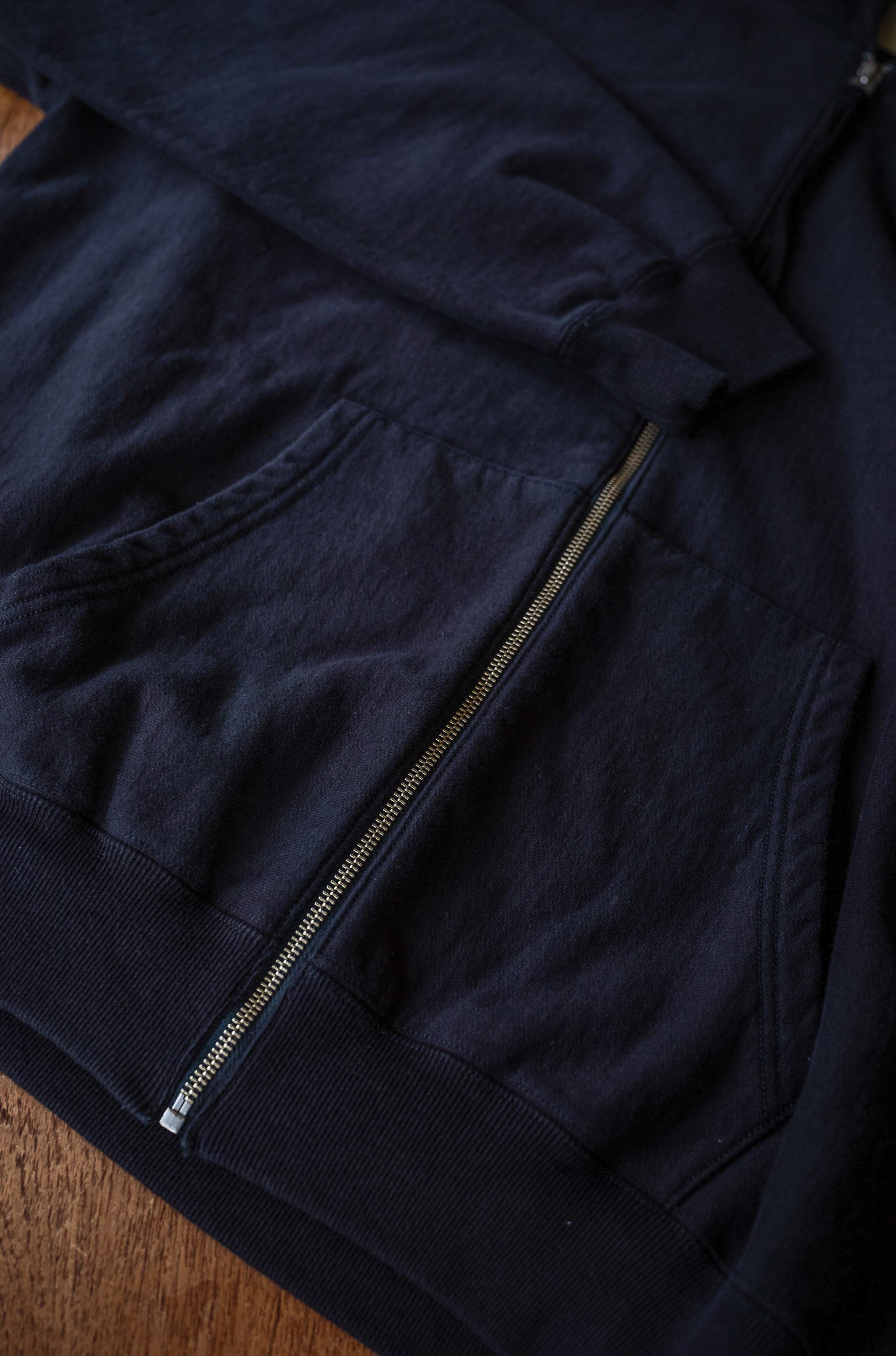 Essential Zip Sweat Parka 〔FADED BLACK〕