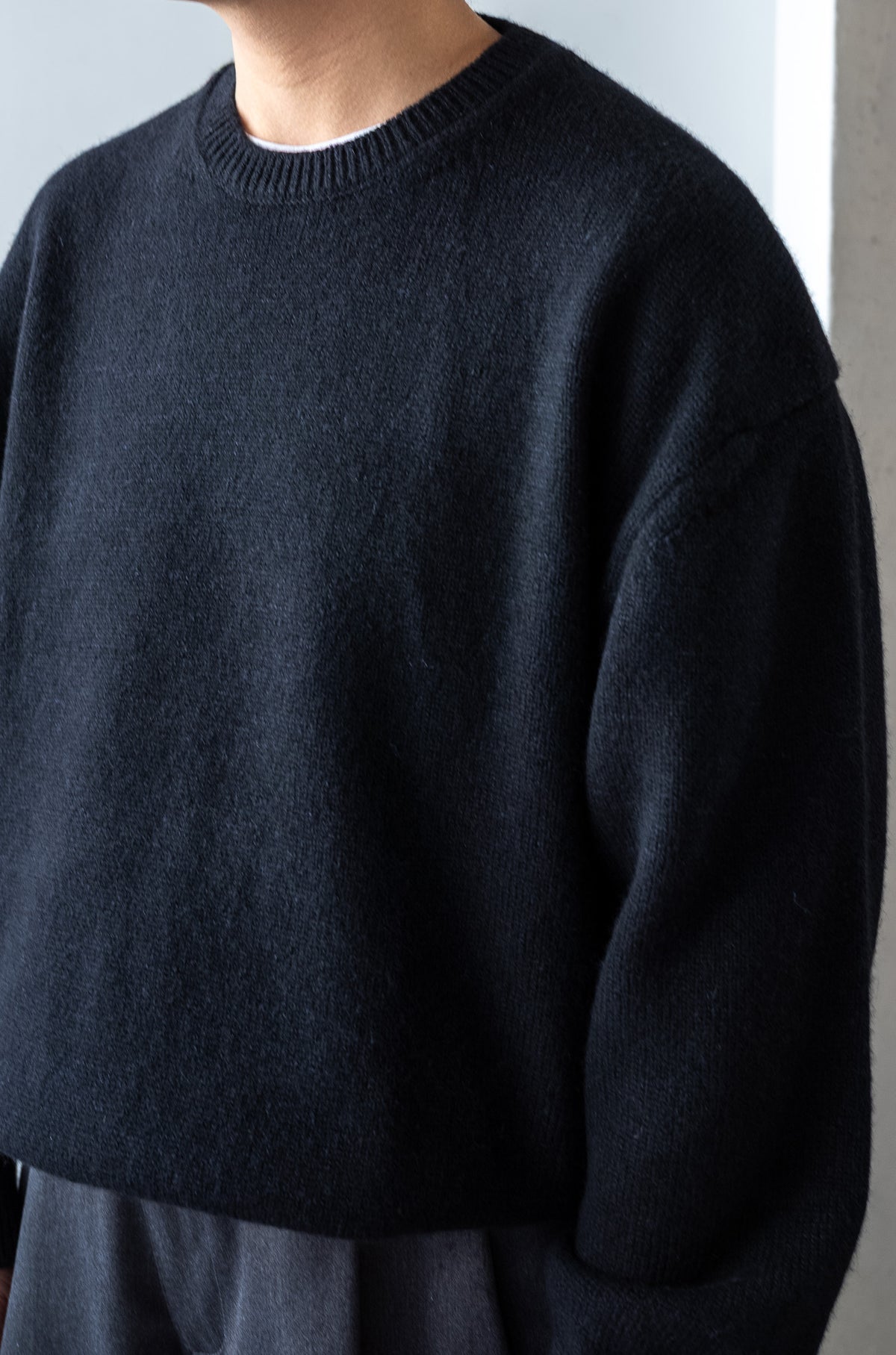 Quiet Season Crew-Knit 〈NOIR〉