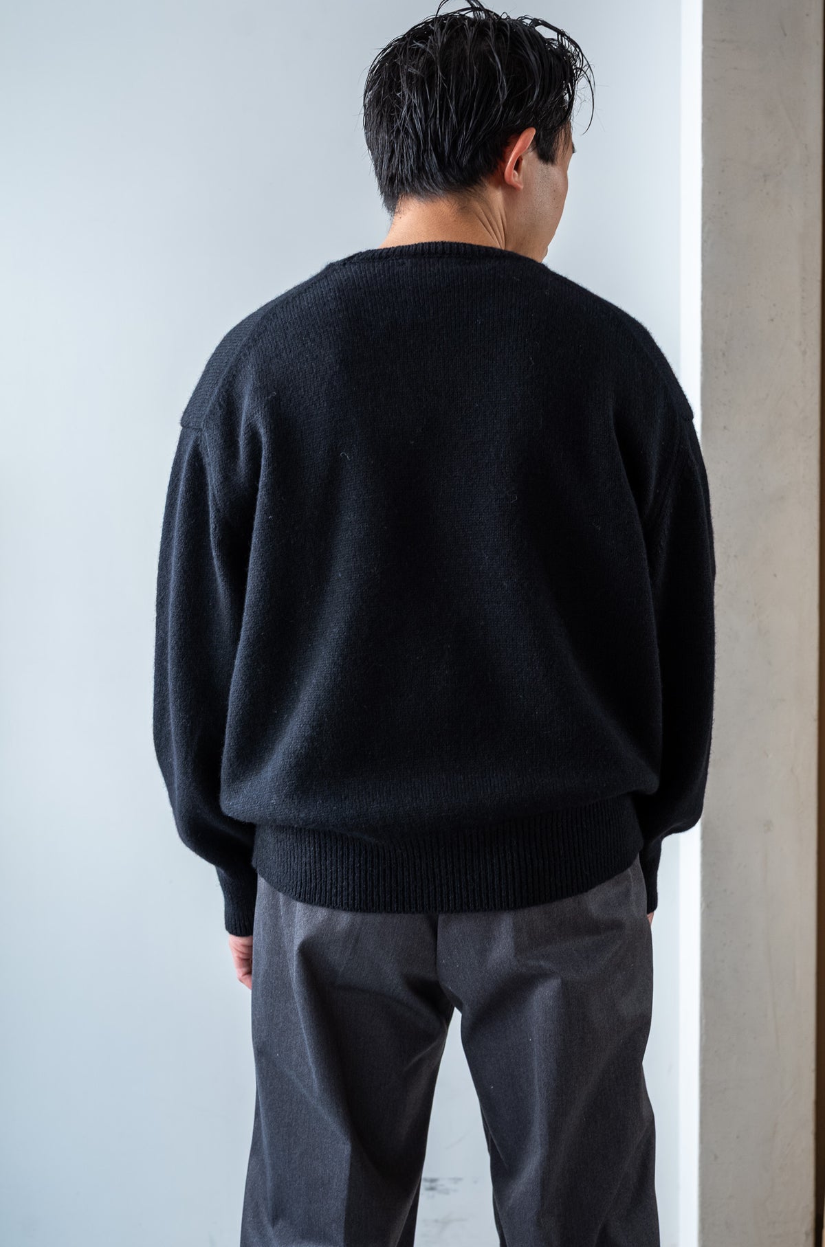Quiet Season Crew-Knit 〈NOIR〉