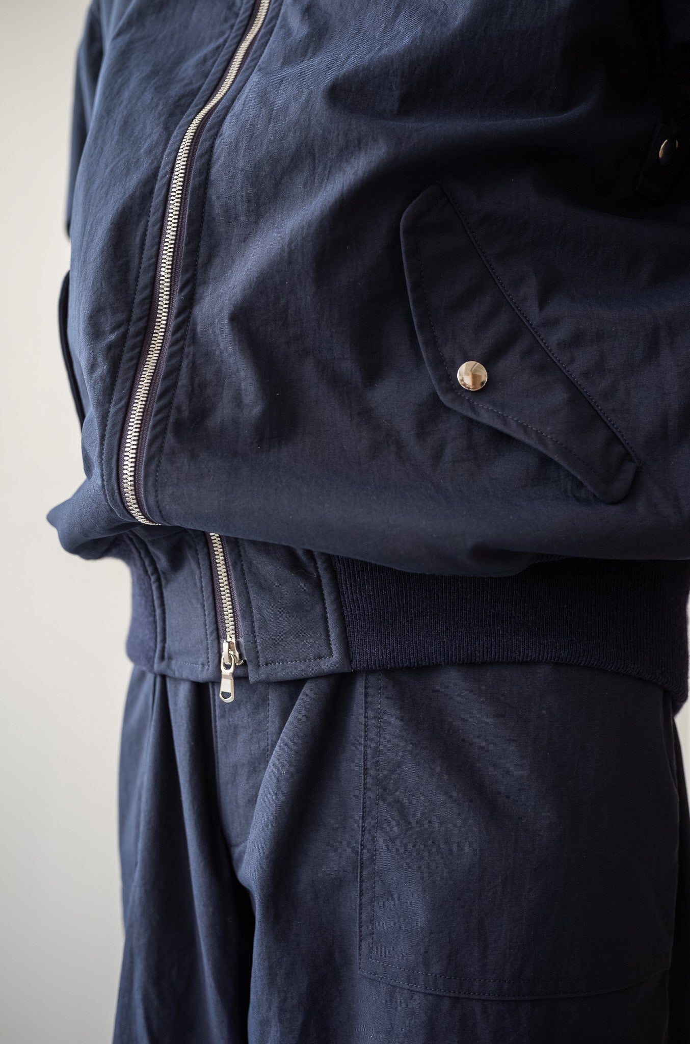 Shrunken Nylon Flight Jacket 〔NAVY〕