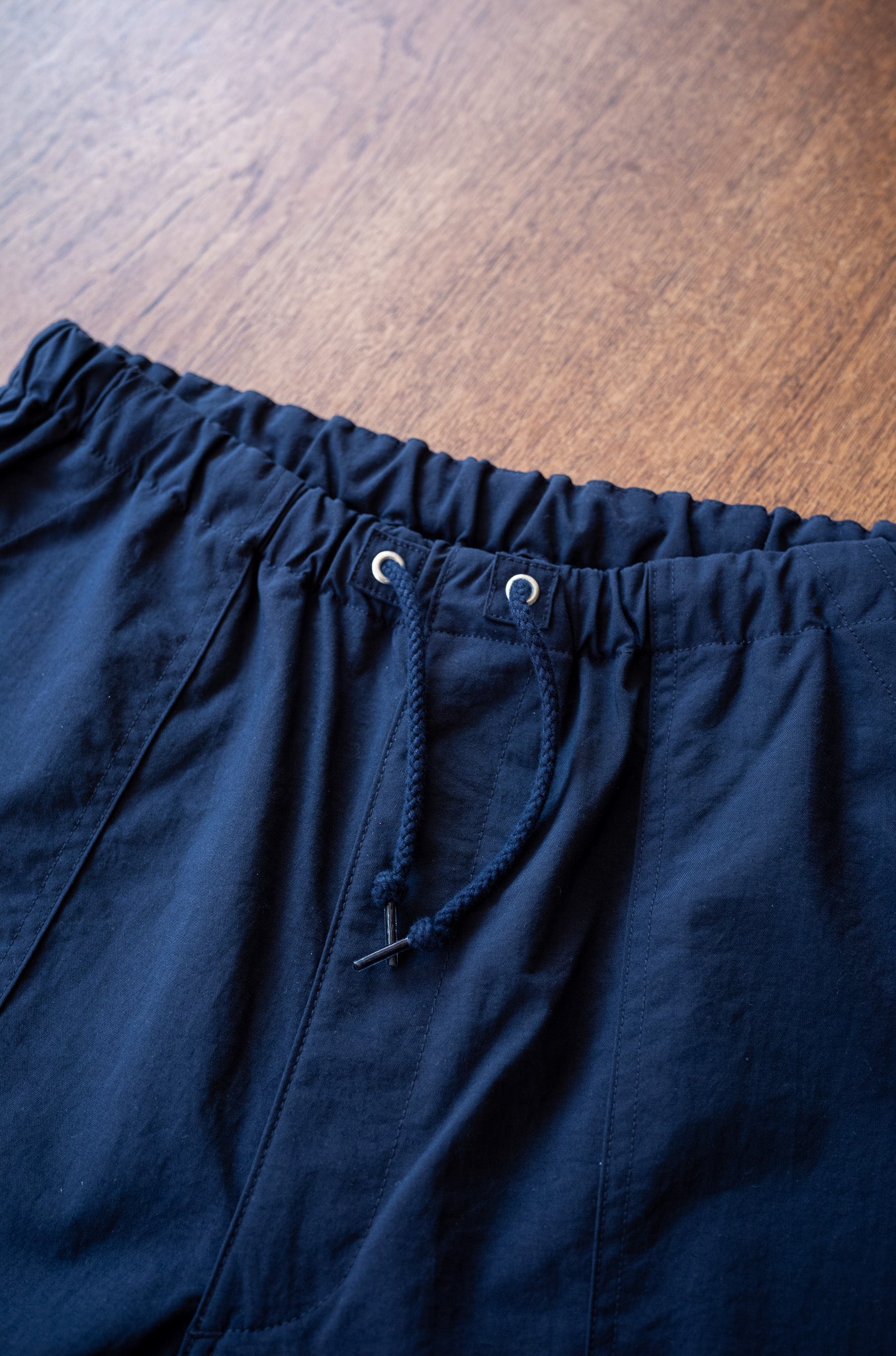 Shrunken Nylon Baker Pants〔NAVY〕