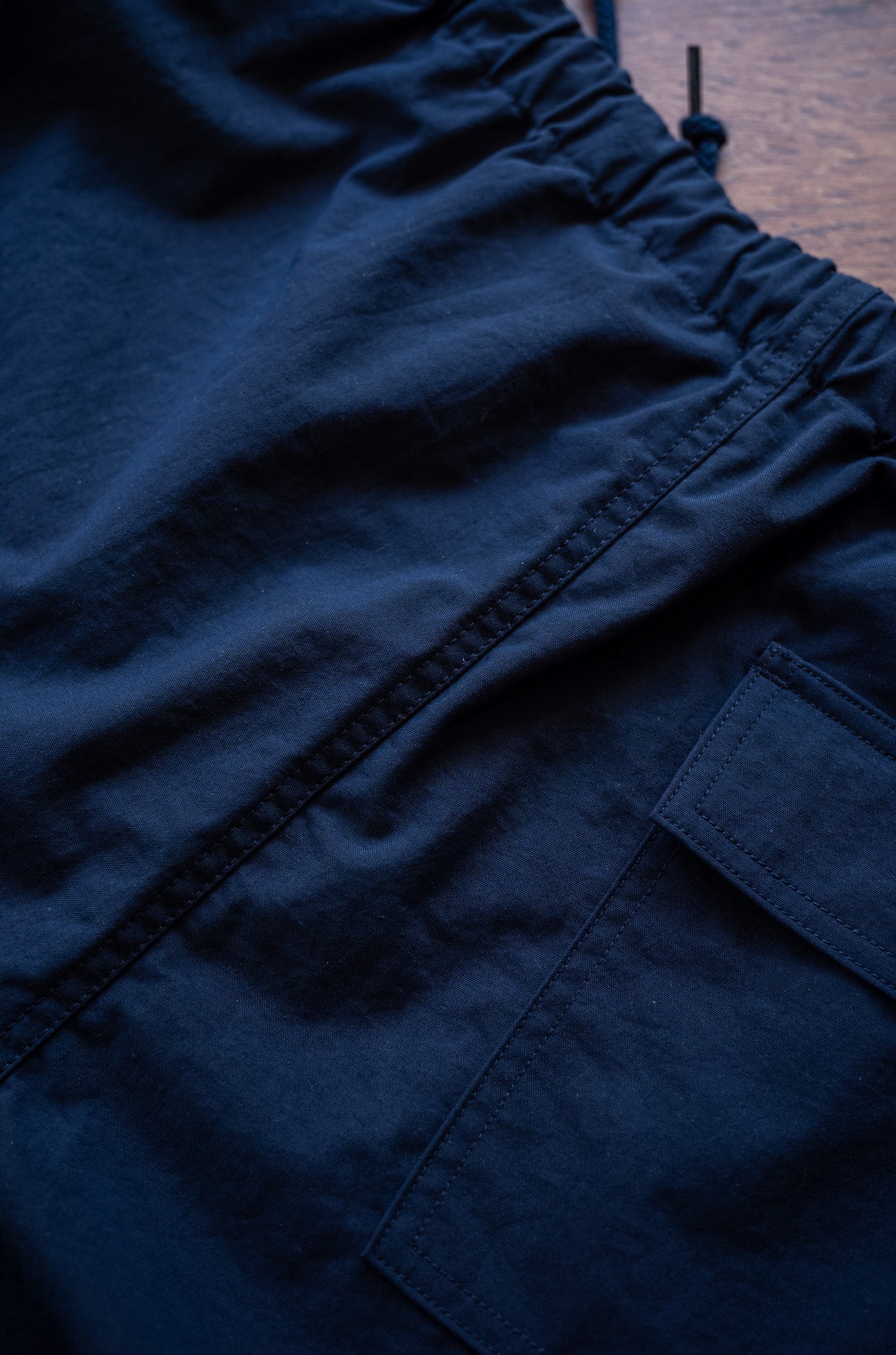 Shrunken Nylon Baker Pants〔NAVY〕