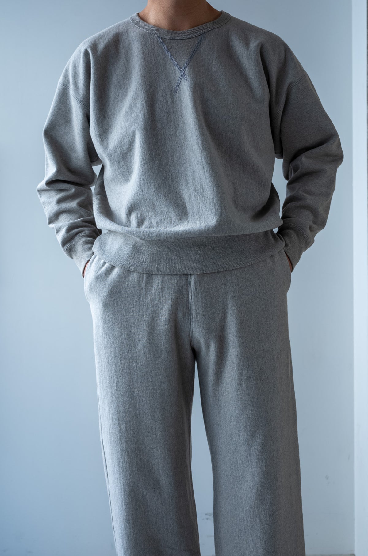 Essential Sweat Pullover 〈DIRTY L/GRAY〉