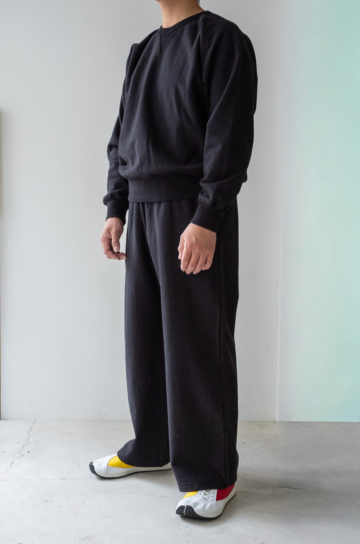Essential Sweat Wide Pants 〔FADED BLACK〕