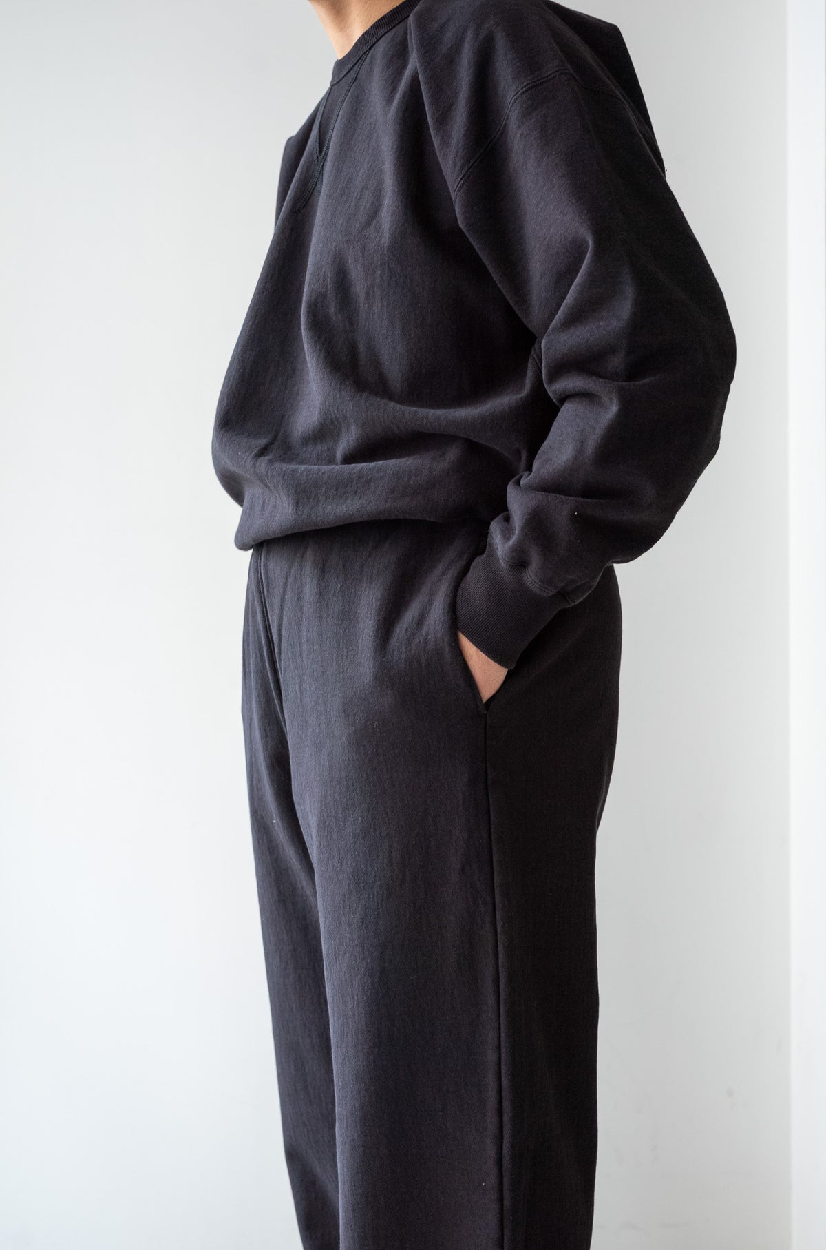 Essential Sweat Wide Pants 〔FADED BLACK〕