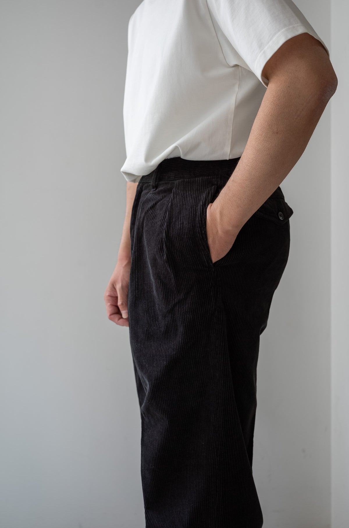 Warm Corduroy Trousers 〈NOIR〉