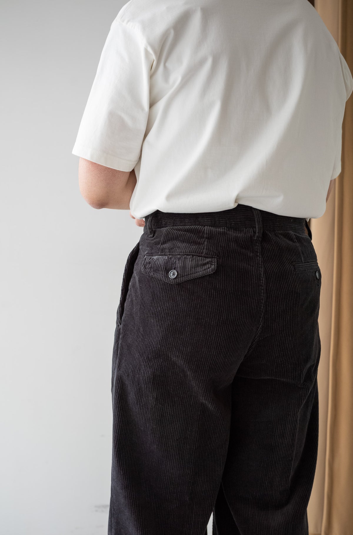 Warm Corduroy Trousers 〈NOIR〉