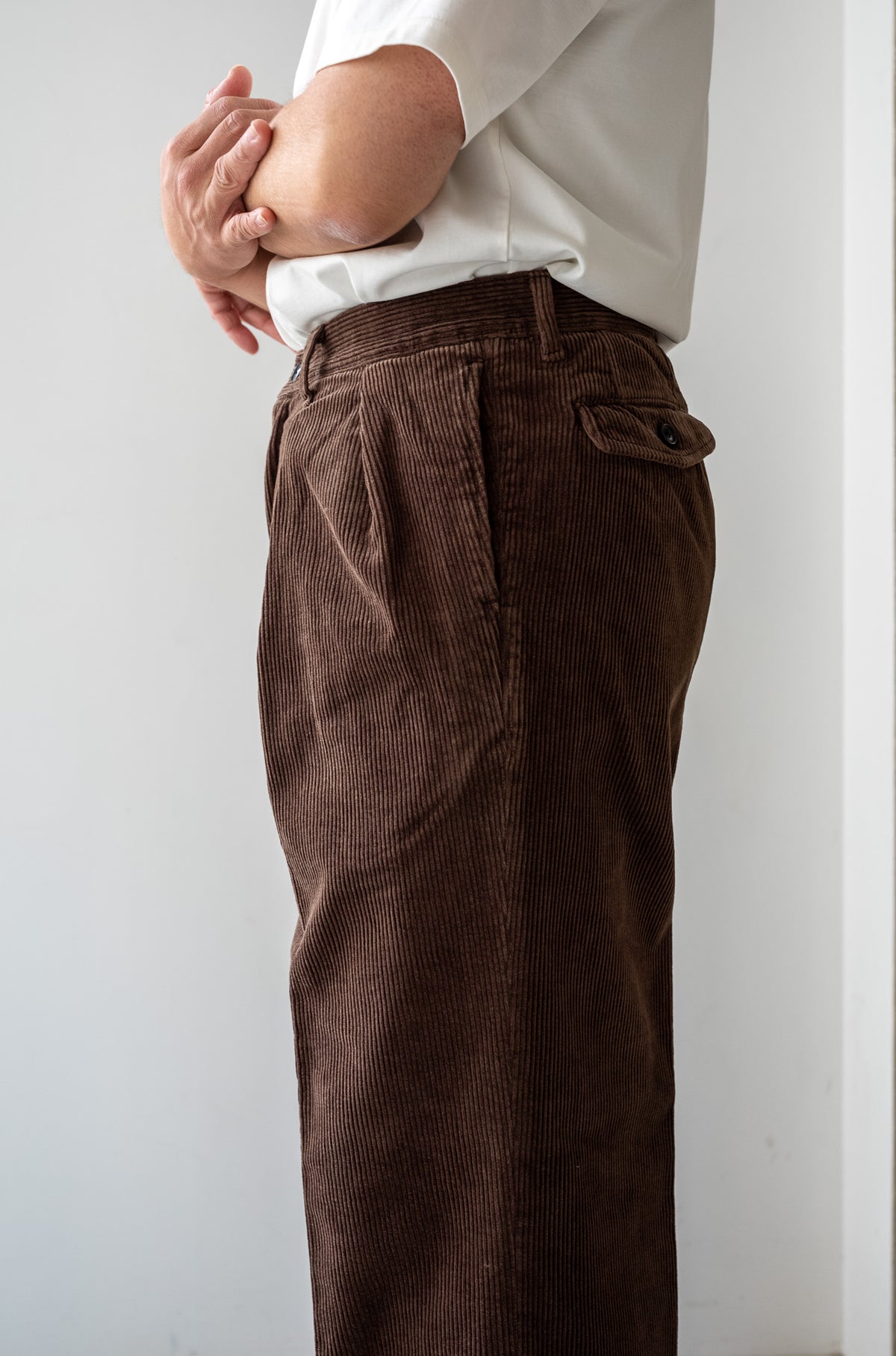 Warm Corduroy Trousers 〈BROWN〉