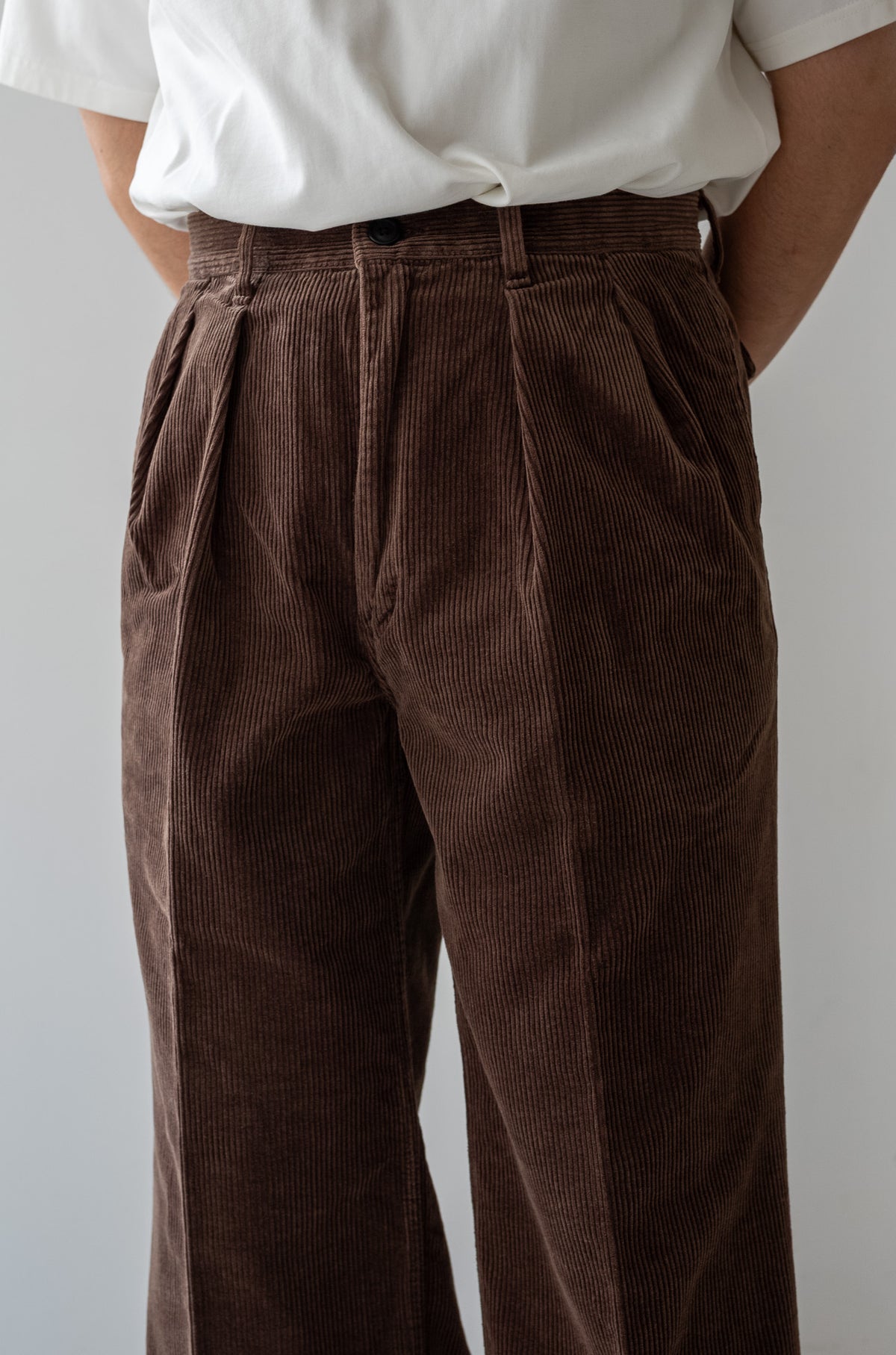 Warm Corduroy Trousers 〈BROWN〉