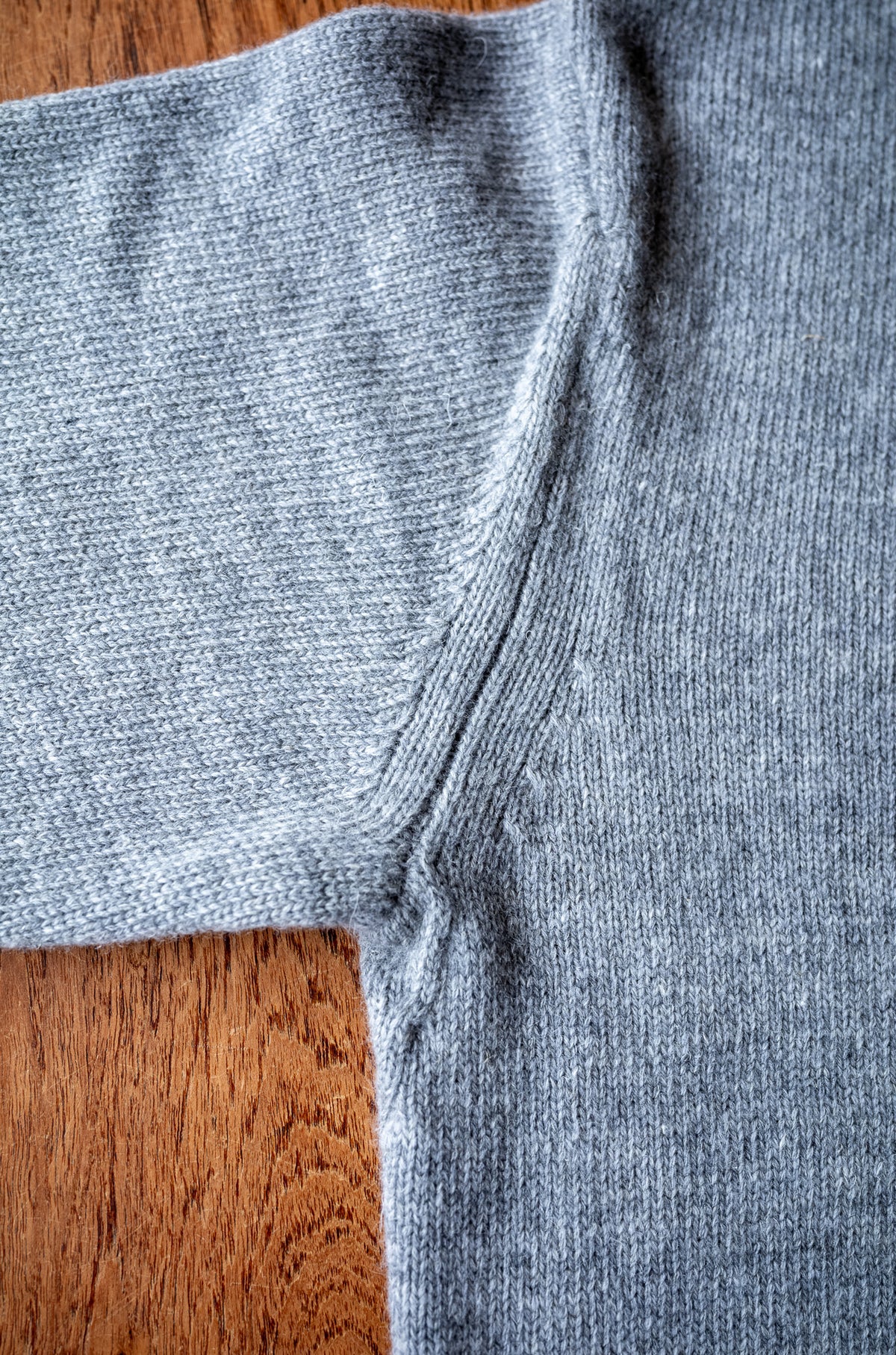 Quiet Season Crew-Knit〈L/GRAY〉