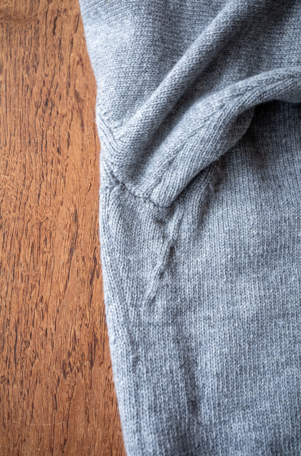 Quiet Season Crew-Knit〈L/GRAY〉