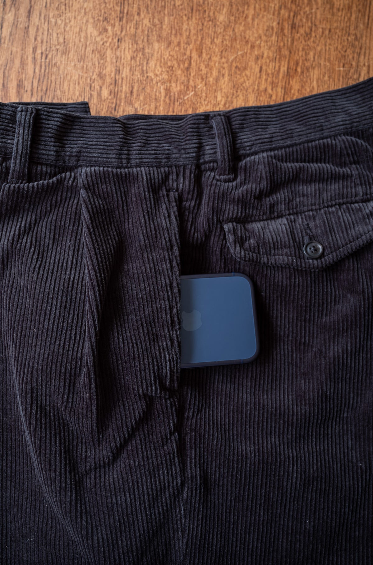 Warm Corduroy Trousers 〈NOIR〉