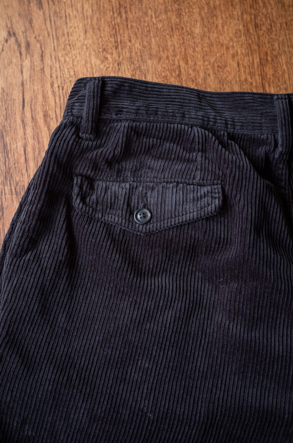 Warm Corduroy Trousers 〈NOIR〉