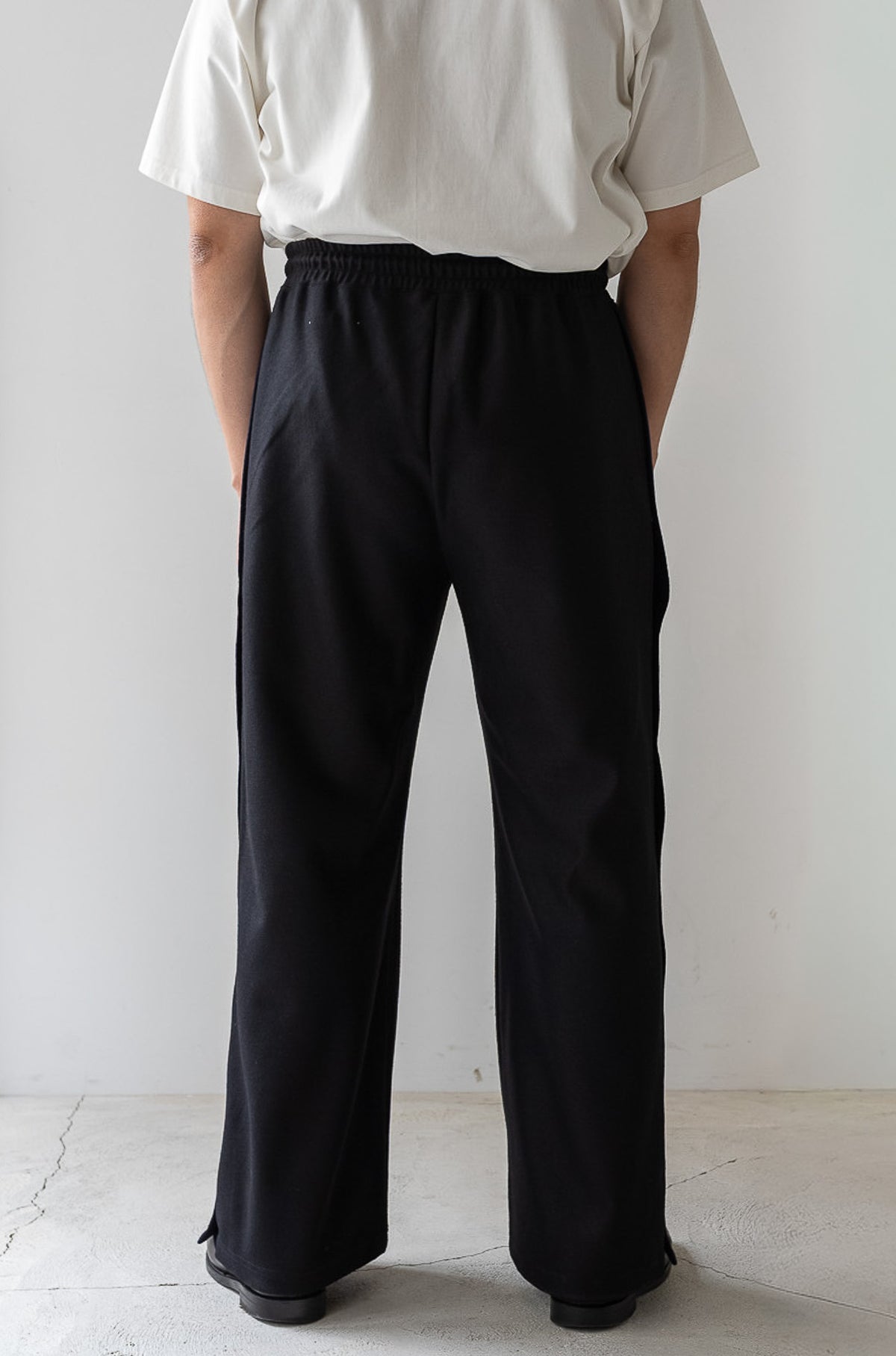 Teraway Wool Trousers 〈NOIR〉