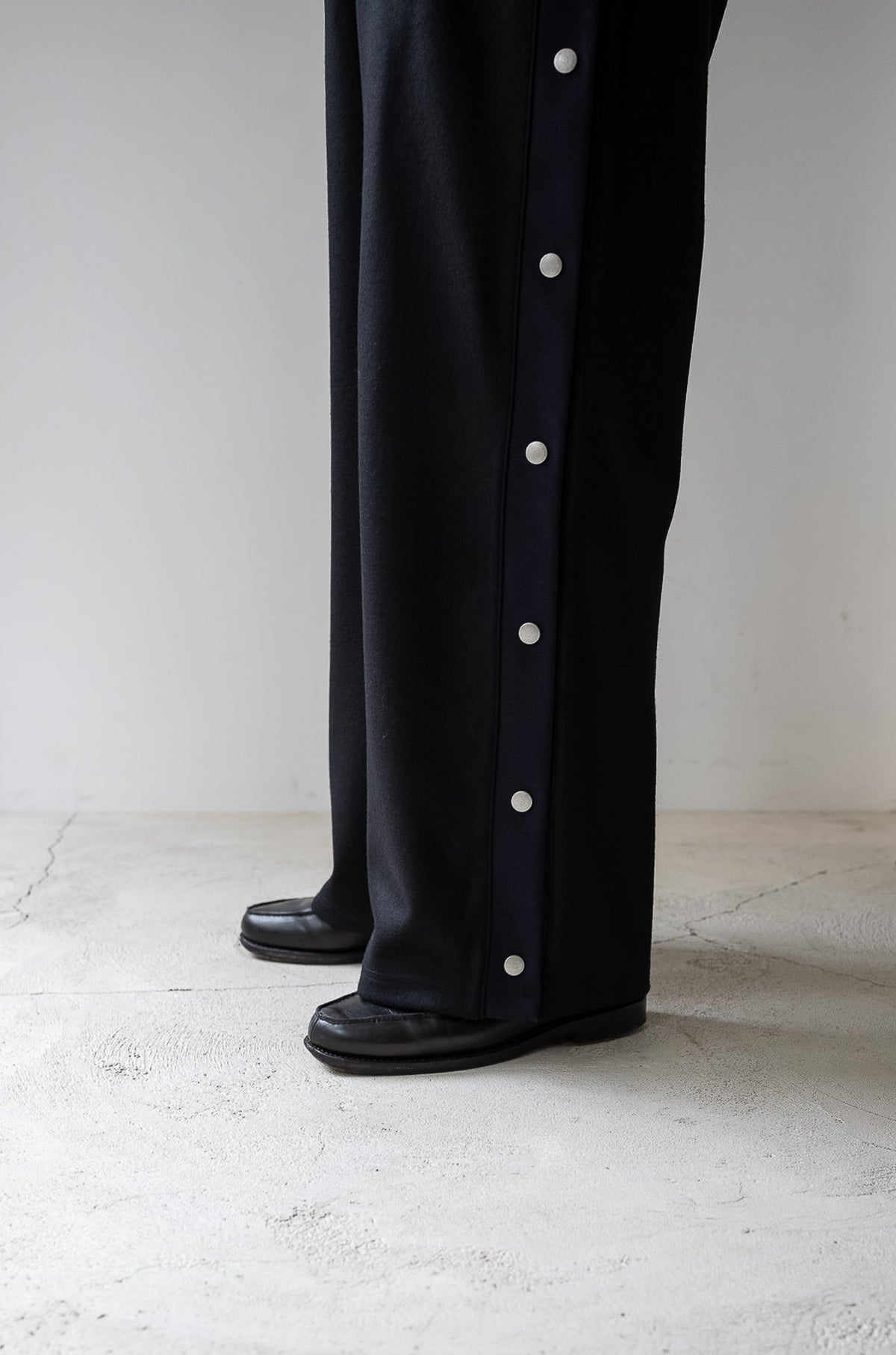 Teraway Wool Trousers 〈NOIR〉