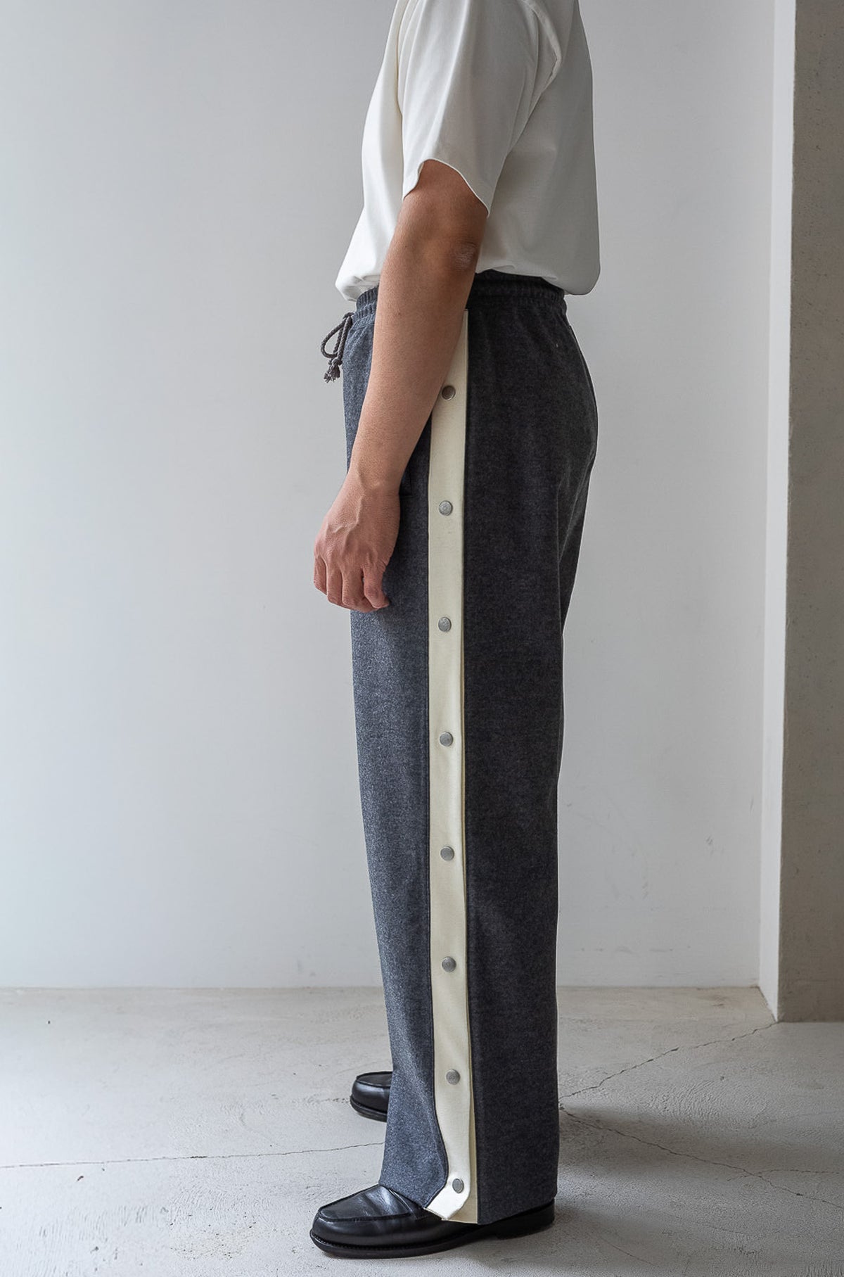 Teraway Wool Trousers 〈GRAY〉