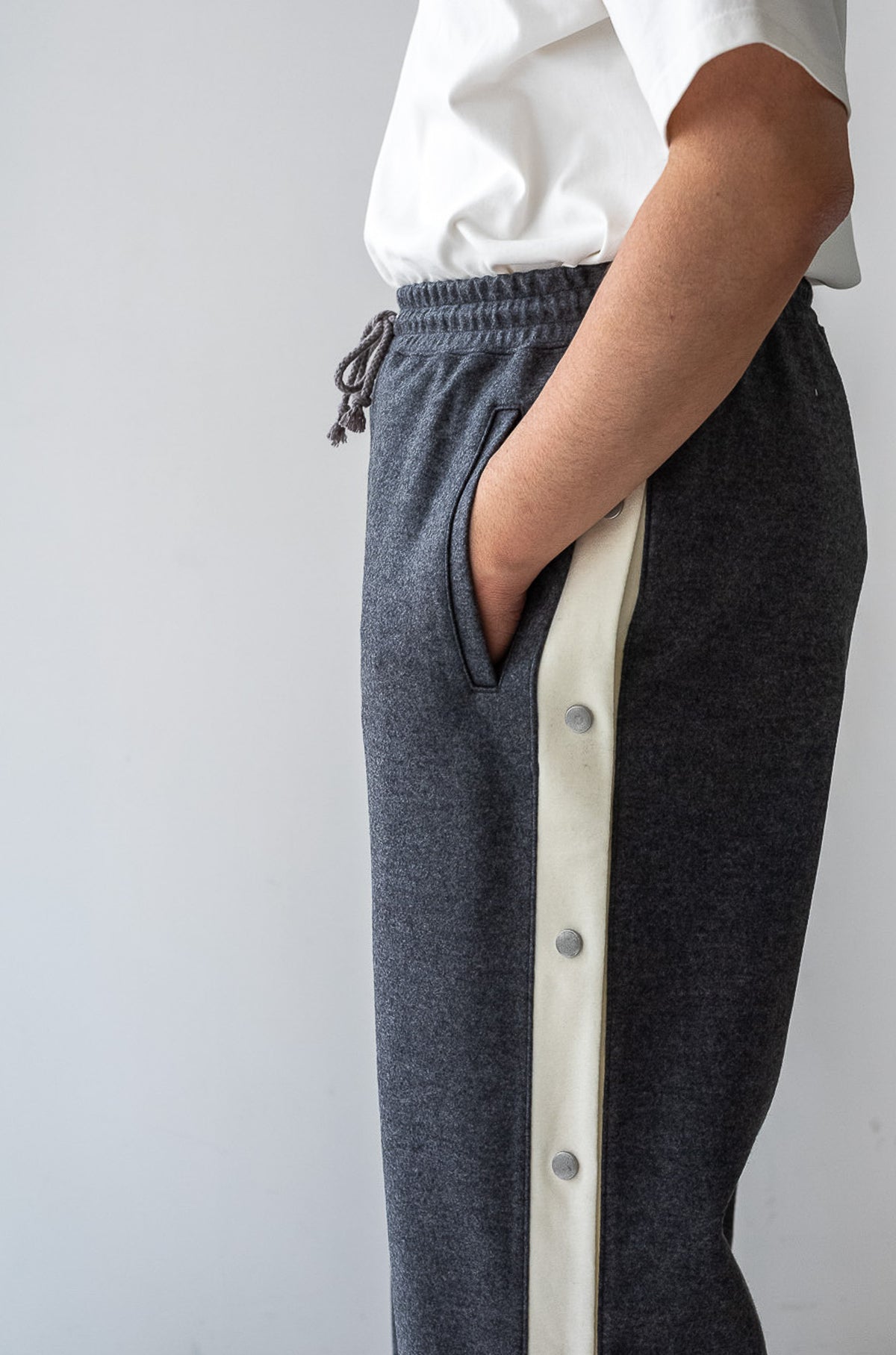 Teraway Wool Trousers 〈GRAY〉