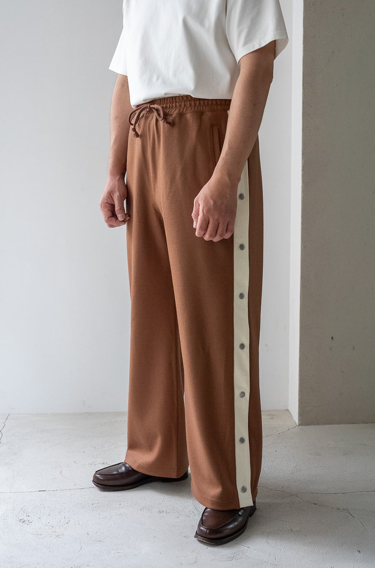 Teraway Wool Trousers 〈FAUVE〉