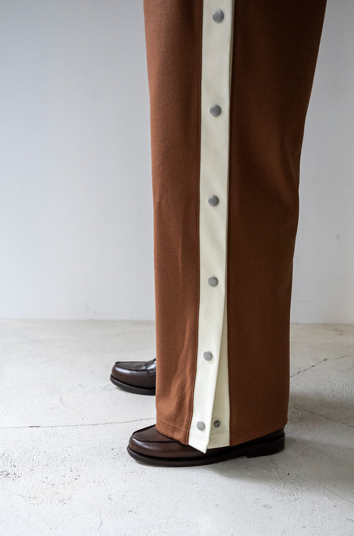 Teraway Wool Trousers 〈FAUVE〉