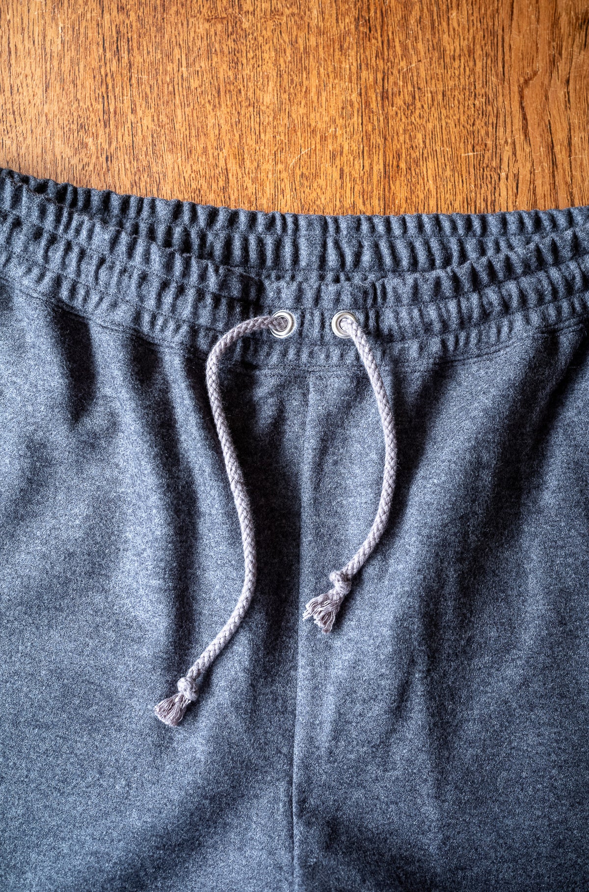 Teraway Wool Trousers 〈GRAY〉