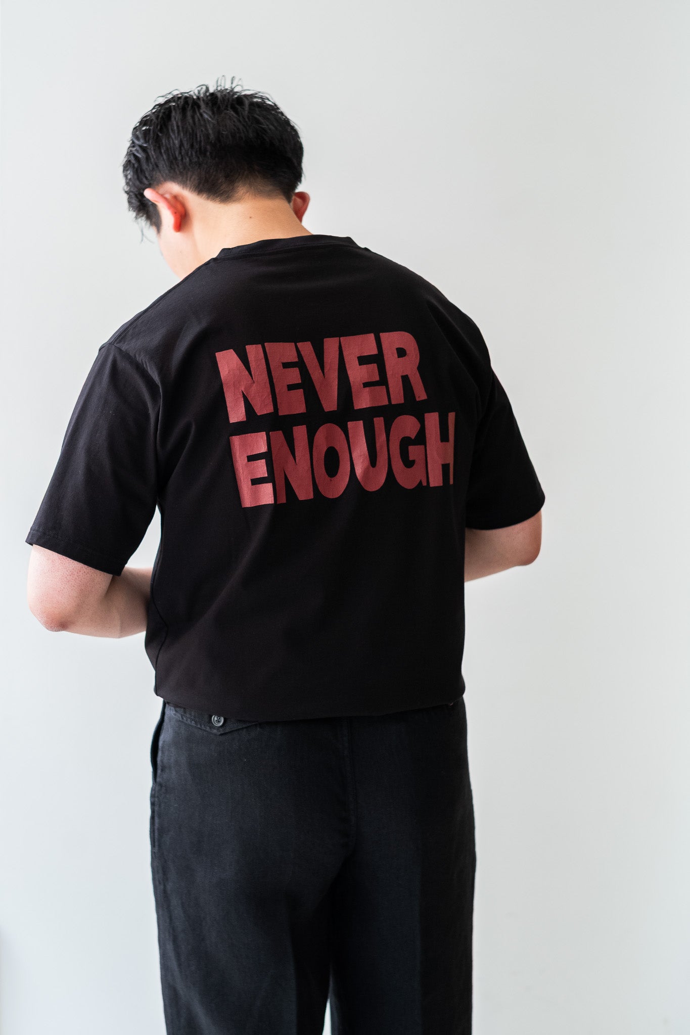 WORLD IS YOURS Tee-Block Letter〔BLACK〕