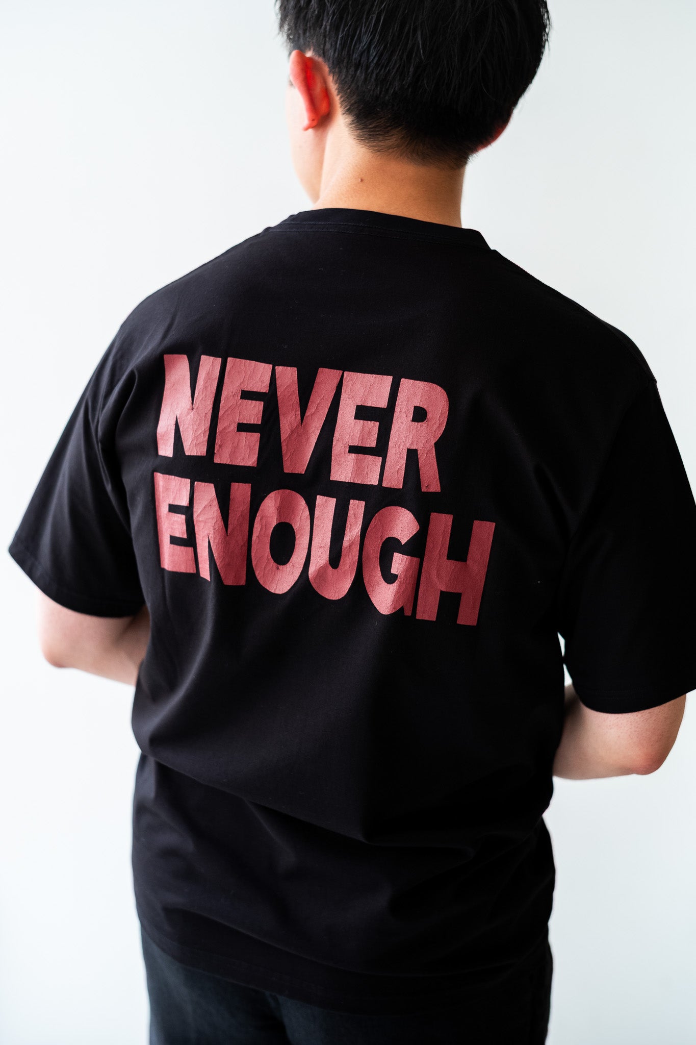 WORLD IS YOURS Tee-Block Letter〔BLACK〕
