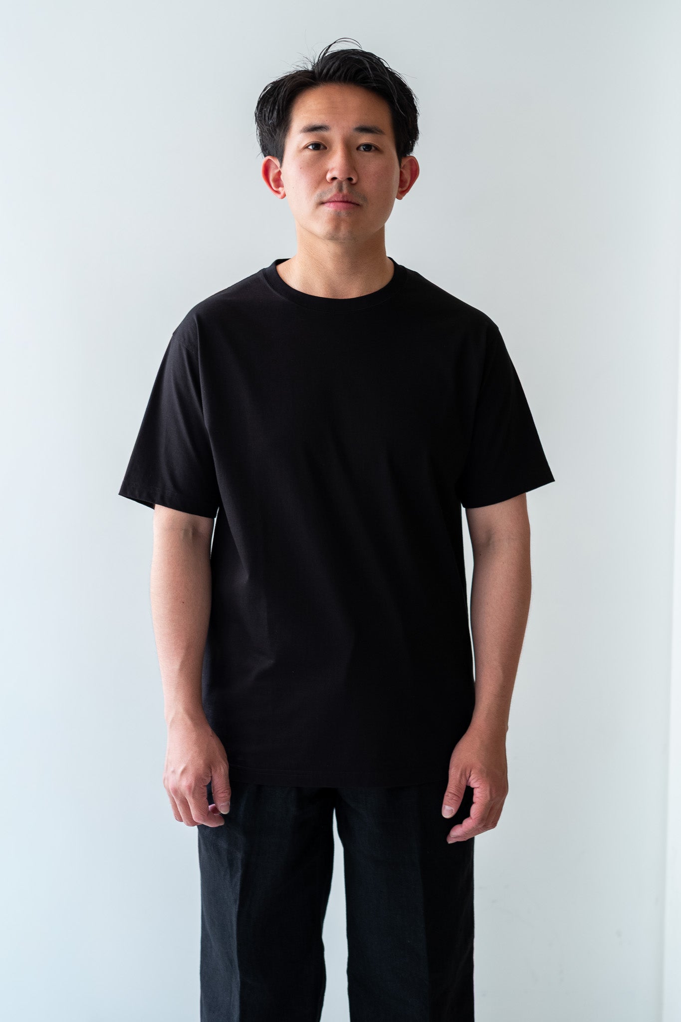 Essential S/S Tee 〔BLACK〕