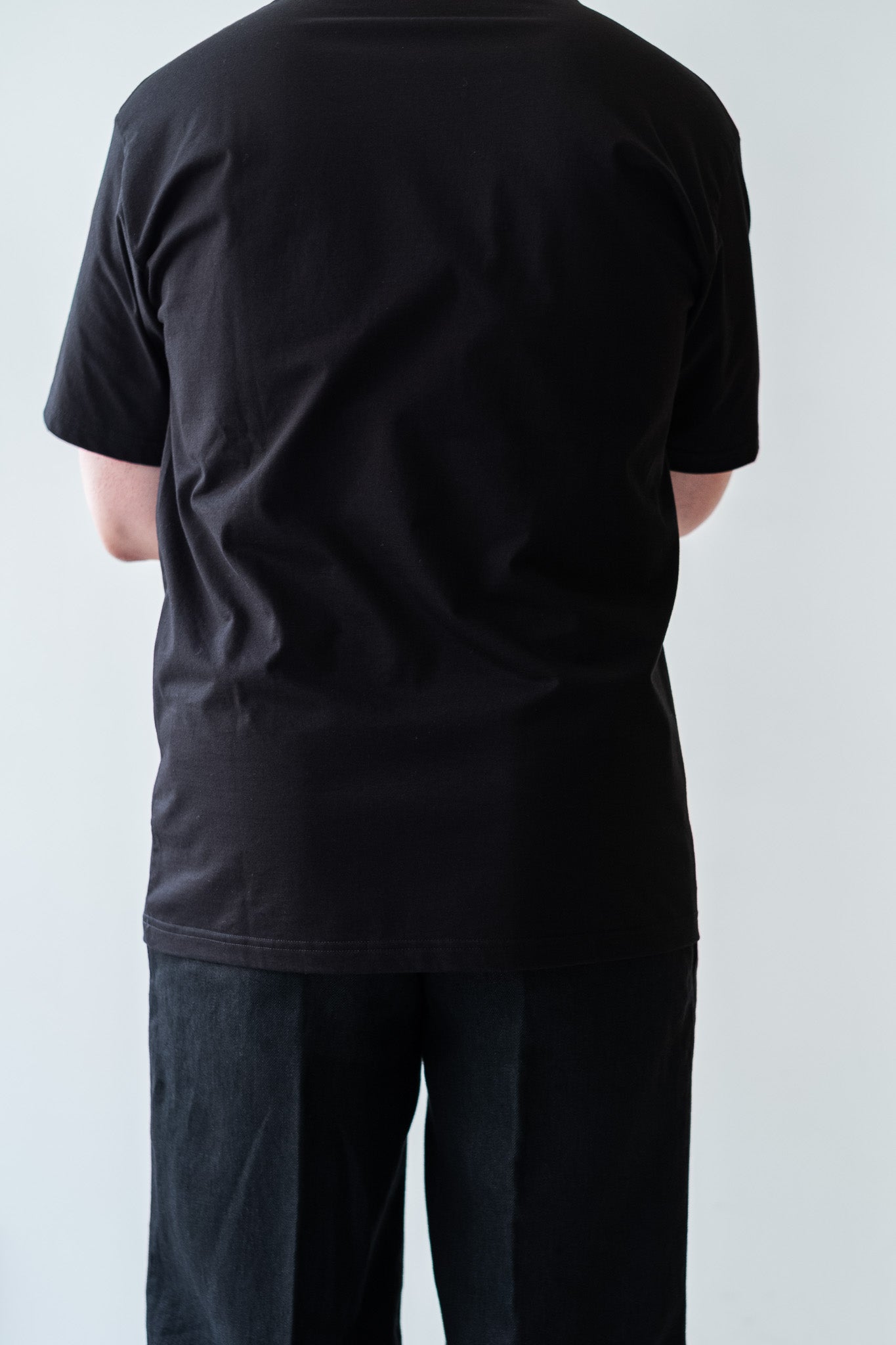 Essential S/S Tee 〔BLACK〕
