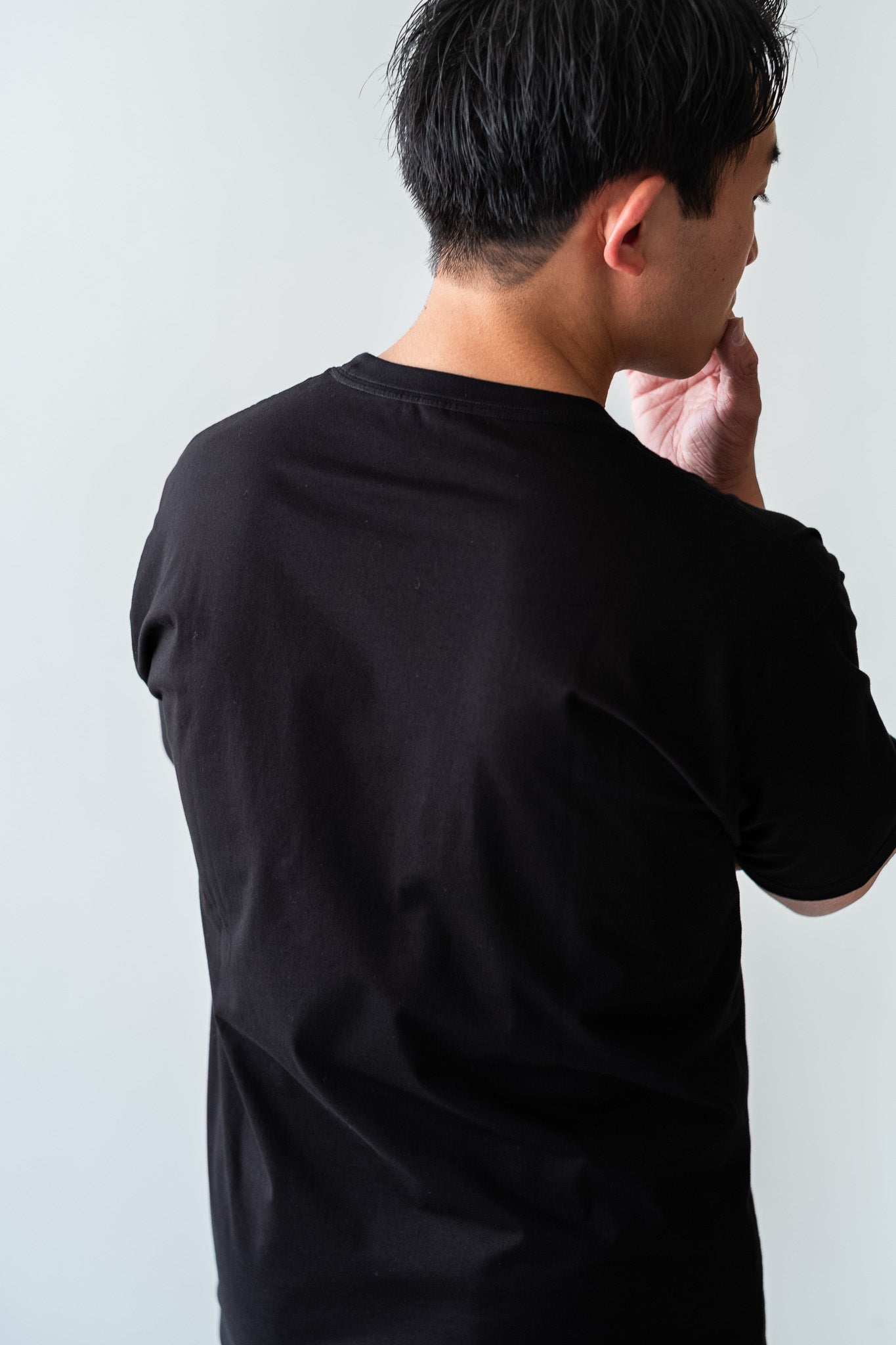 Essential S/S Tee 〔BLACK〕