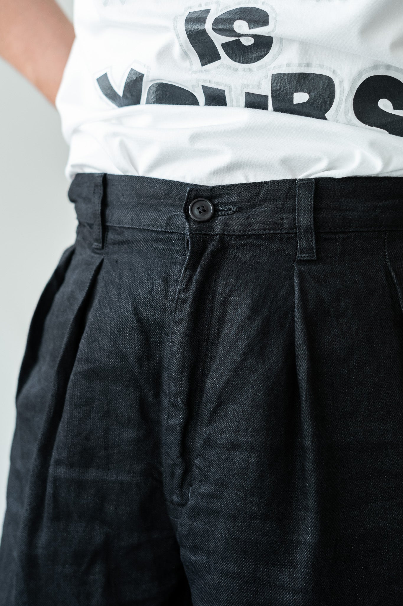 Washed Linen Denim Tuck Trousers 〔NOIR〕