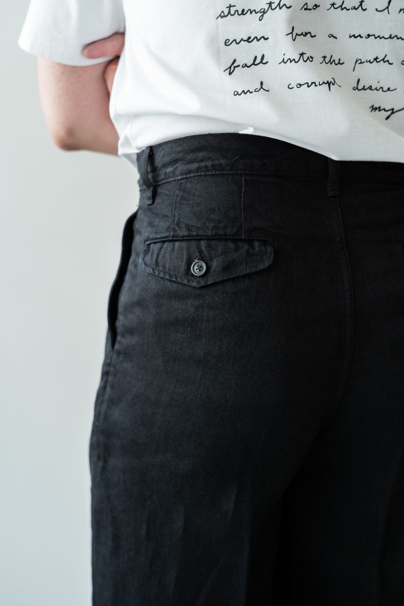 Washed Linen Denim Tuck Trousers 〔NOIR〕