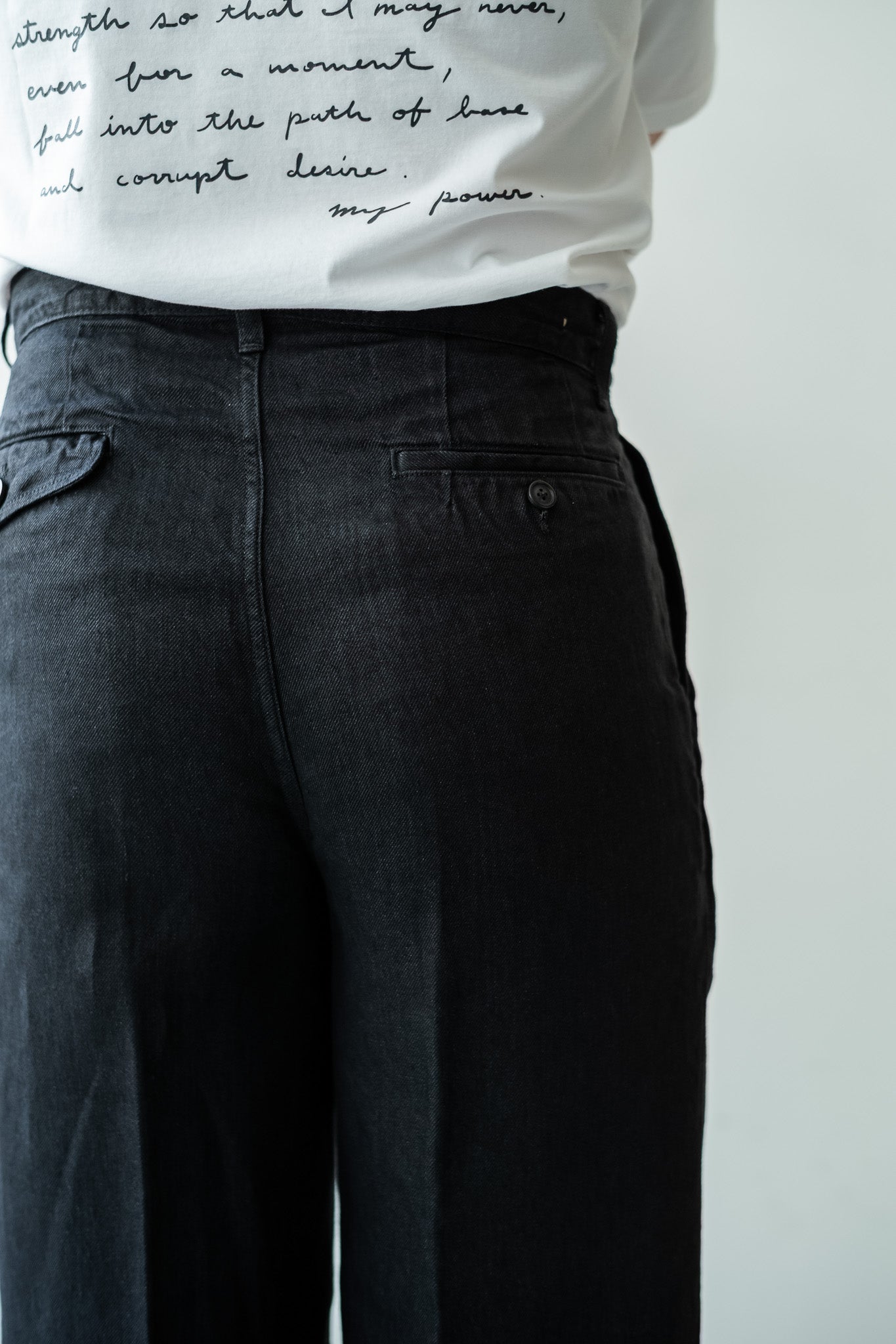 Washed Linen Denim Tuck Trousers 〔NOIR〕