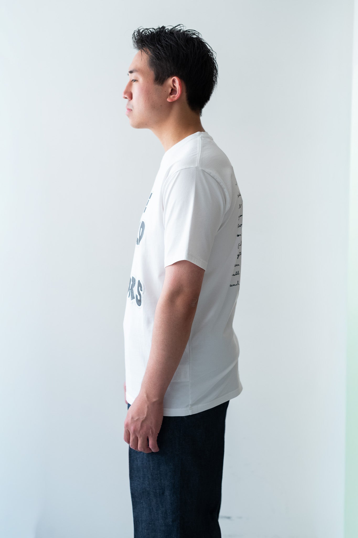 WORLD IS YOURS Tee-Cartoon Letter〔WHITE〕