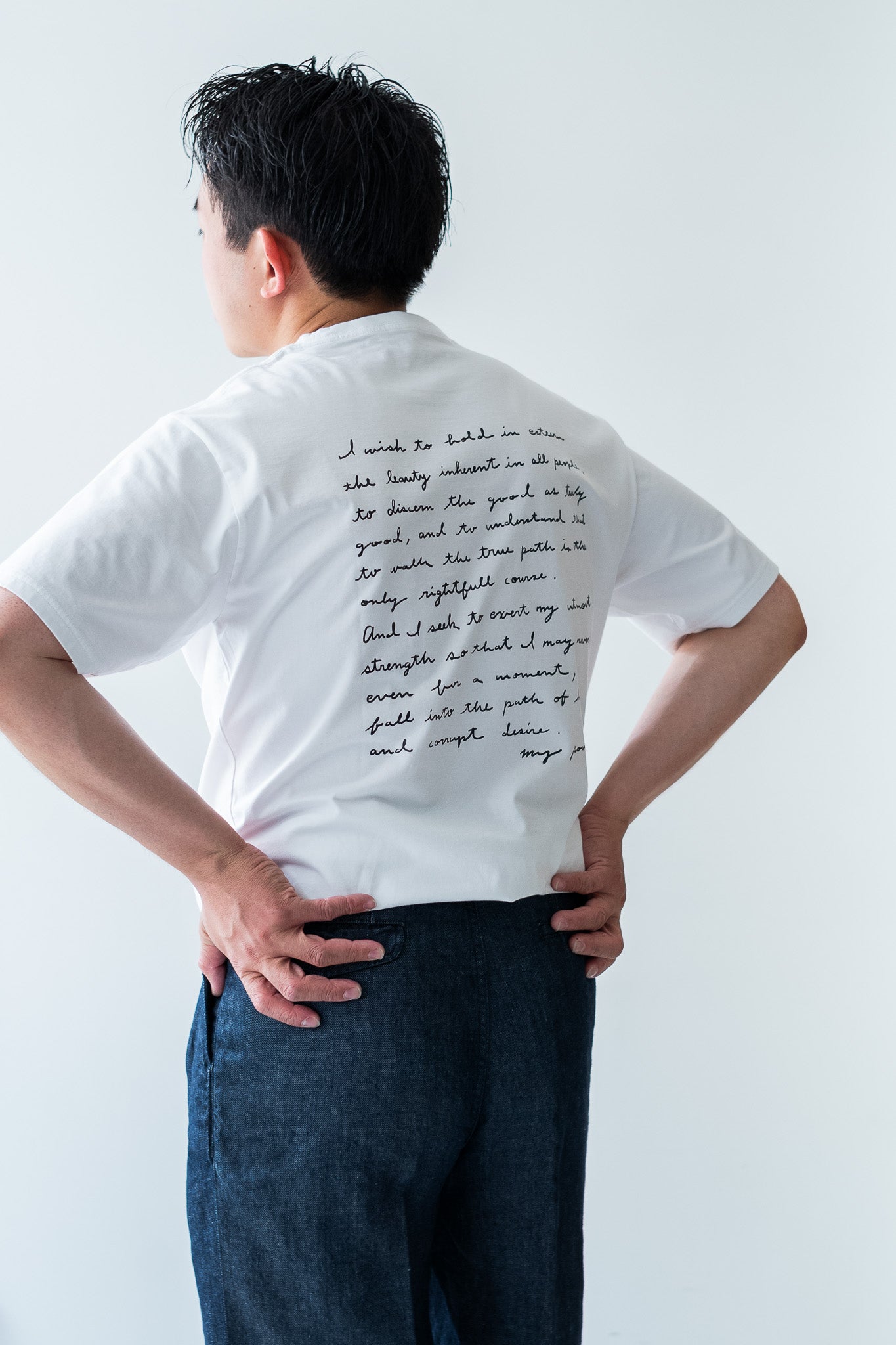 WORLD IS YOURS Tee-Cartoon Letter〔WHITE〕