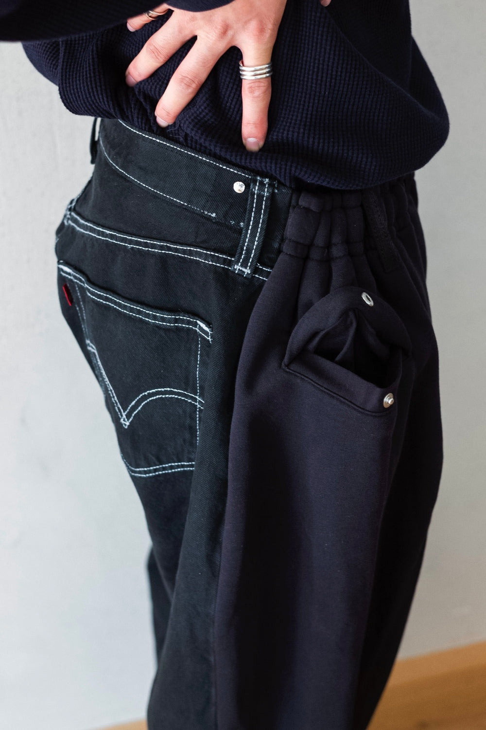 OVERJOGGINGJEANS / BLACK | cliché