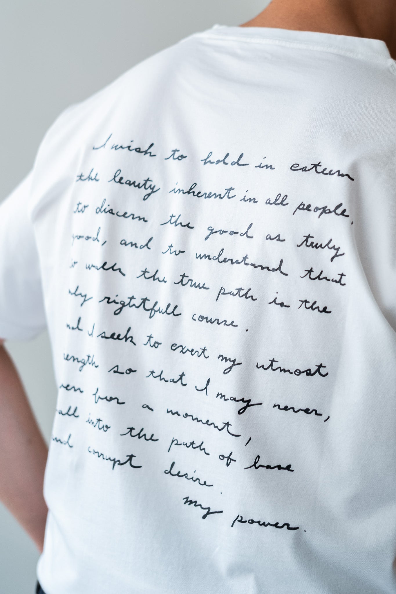WORLD IS YOURS Tee-Cartoon Letter〔WHITE〕